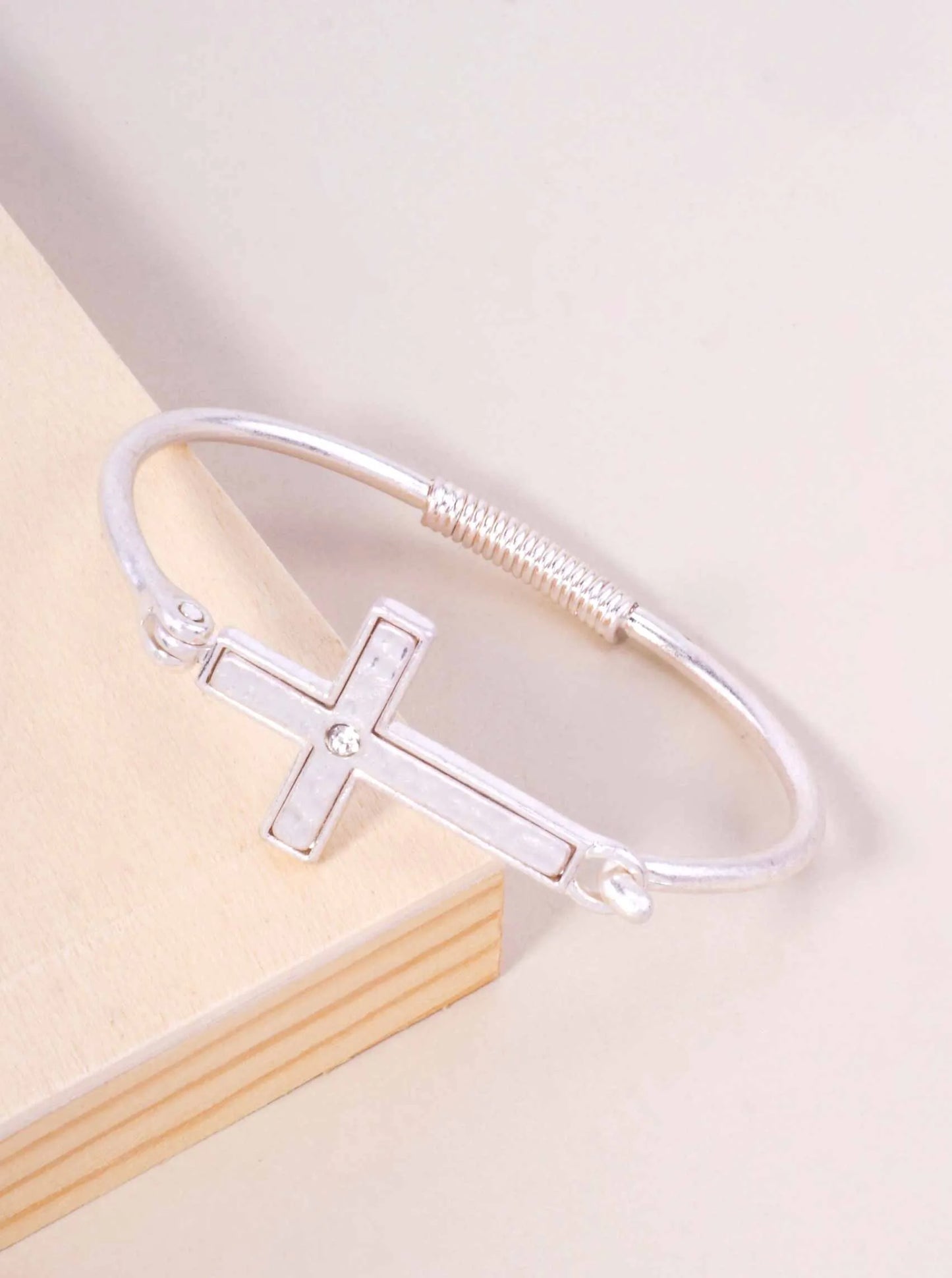 Hammered-Cross-Rhinestone-Bangle-Bracelet-33-QB2618-WSCR-0-5T4D8O28072526K0110.jpg