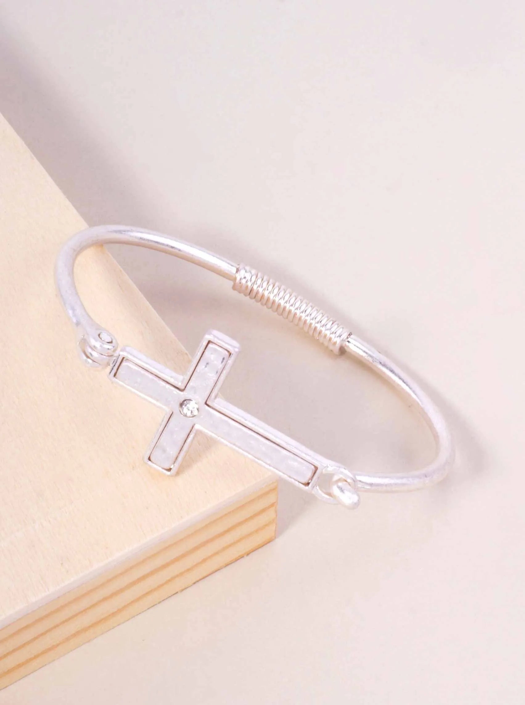 Hammered-Cross-Rhinestone-Bangle-Bracelet-33-QB2618-WSCR-0-5T4D8O28072526K0110.jpg