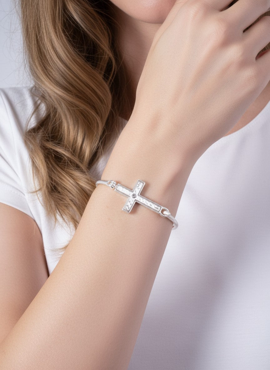 Hammered-Cross-Rhinestone-Bangle-Bracelet-33-QB2618-WSCR-2-GVBEX628072526K0110.jpg