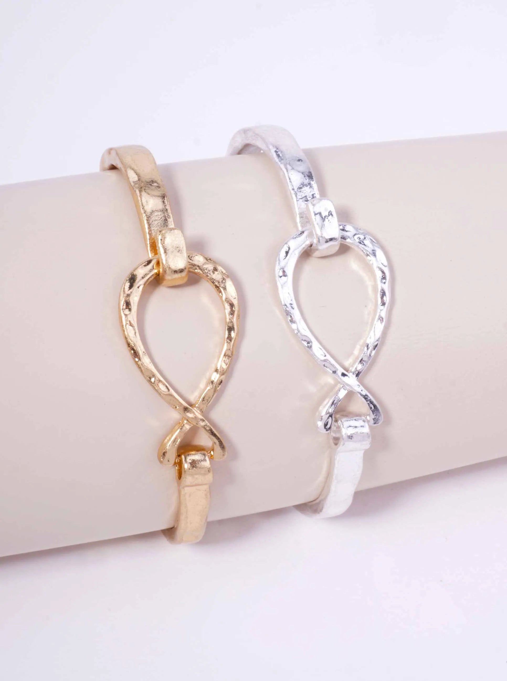 Hammered-Infinity-Cuff-Hook-Closure-Bracelet-33-AYBQ005-WG-2-Y83XSY05085126K1020.jpg
