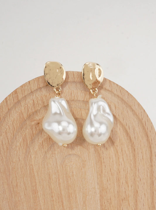 Hammered Oval Artistic Resin Pearl Earrings