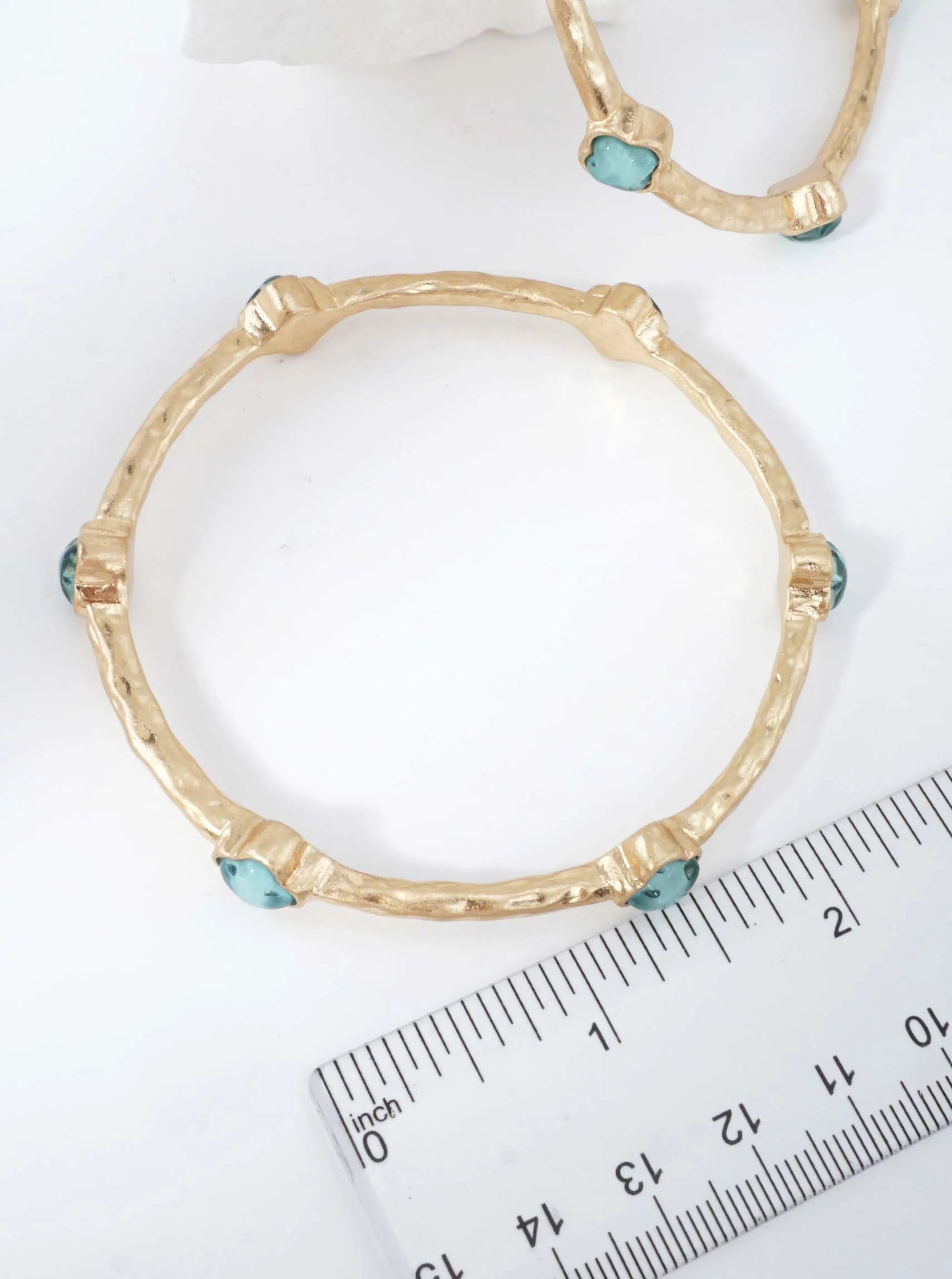 Hammered-Quatrefoil-Stone-Bangle-Bracelet-33-JB2522-WGAQ-2-EQVBRM08072626K1026.jpg
