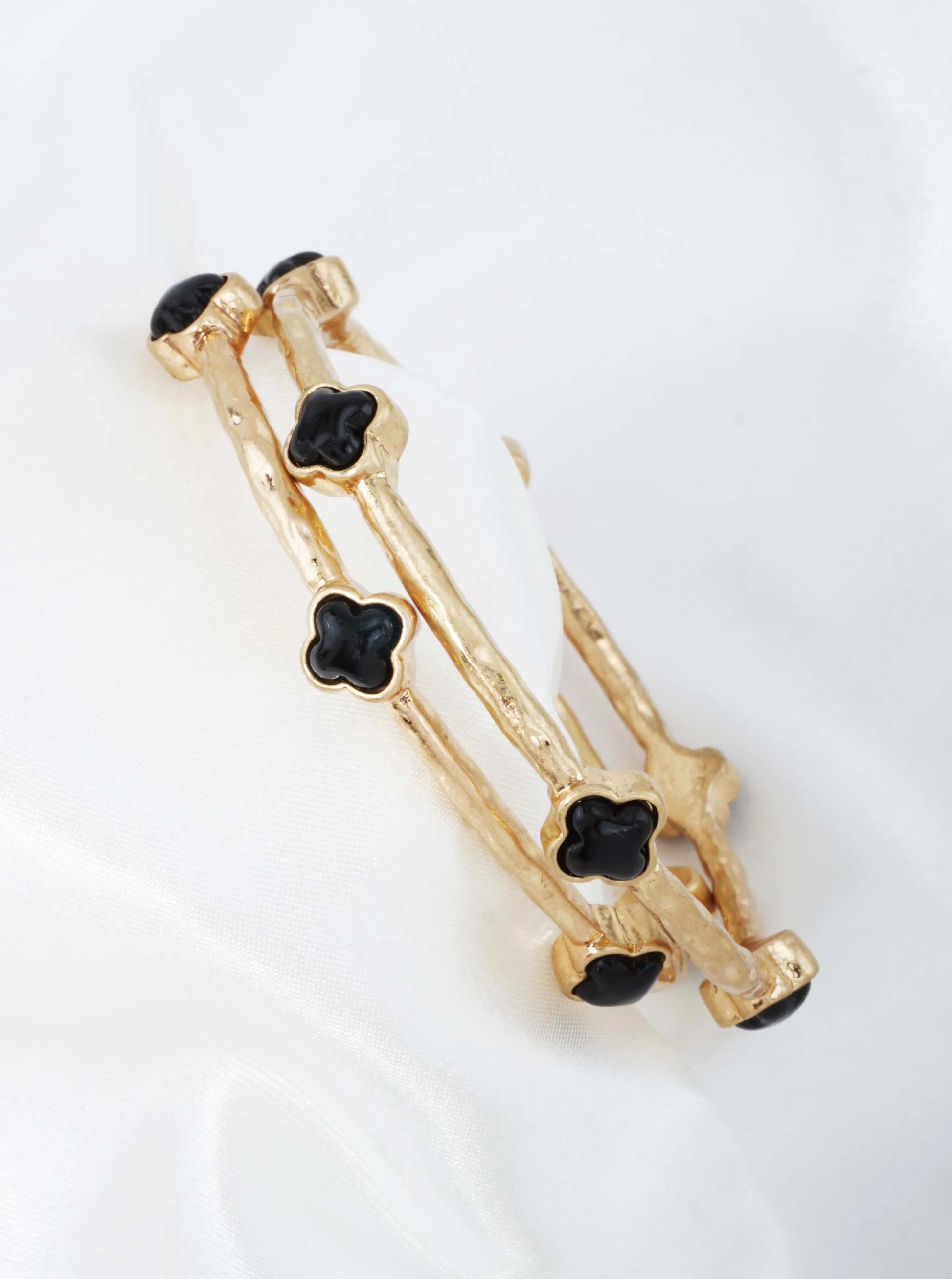 Hammered-Quatrefoil-Stone-Bangle-Bracelet-33-JB2522-WGBK-0-6MAQD908072626K1026.jpg
