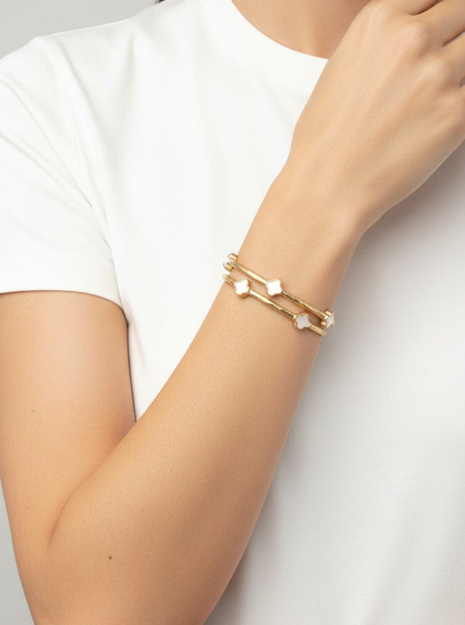 Hammered Quatrefoil Stone Bangle Bracelet