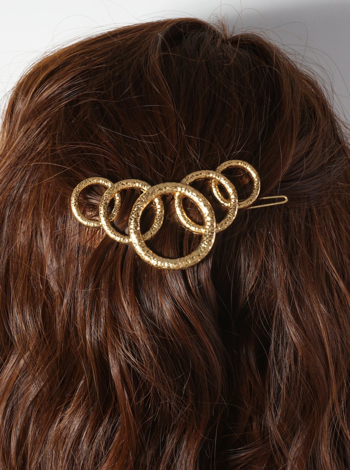 Hammered-Texture Graduated Overlapping Circles Metal Casting Hair-Pin