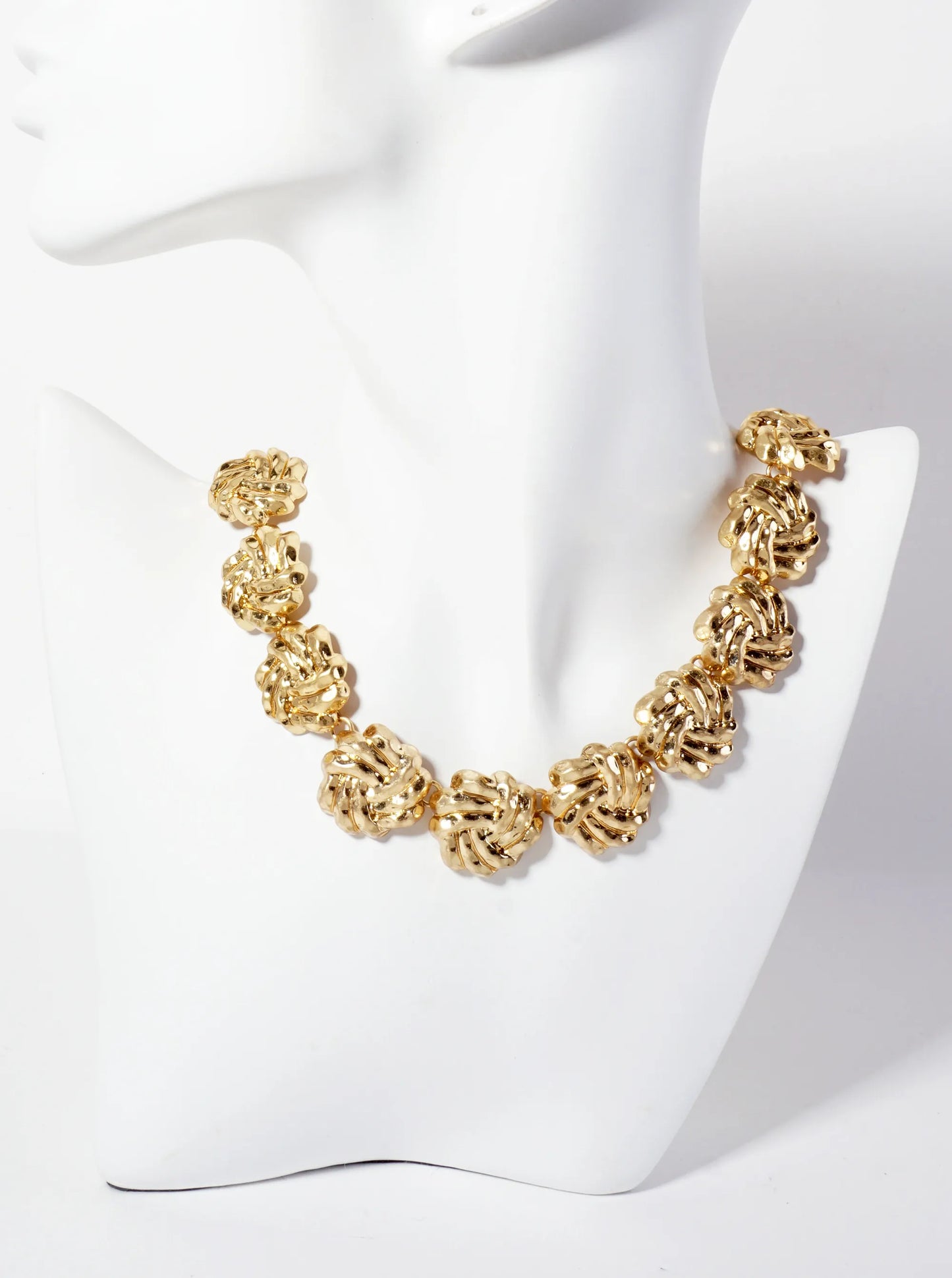Hammered-Texture Knot Design Vintage Chain 17-inch Necklace With Toggle-Closure