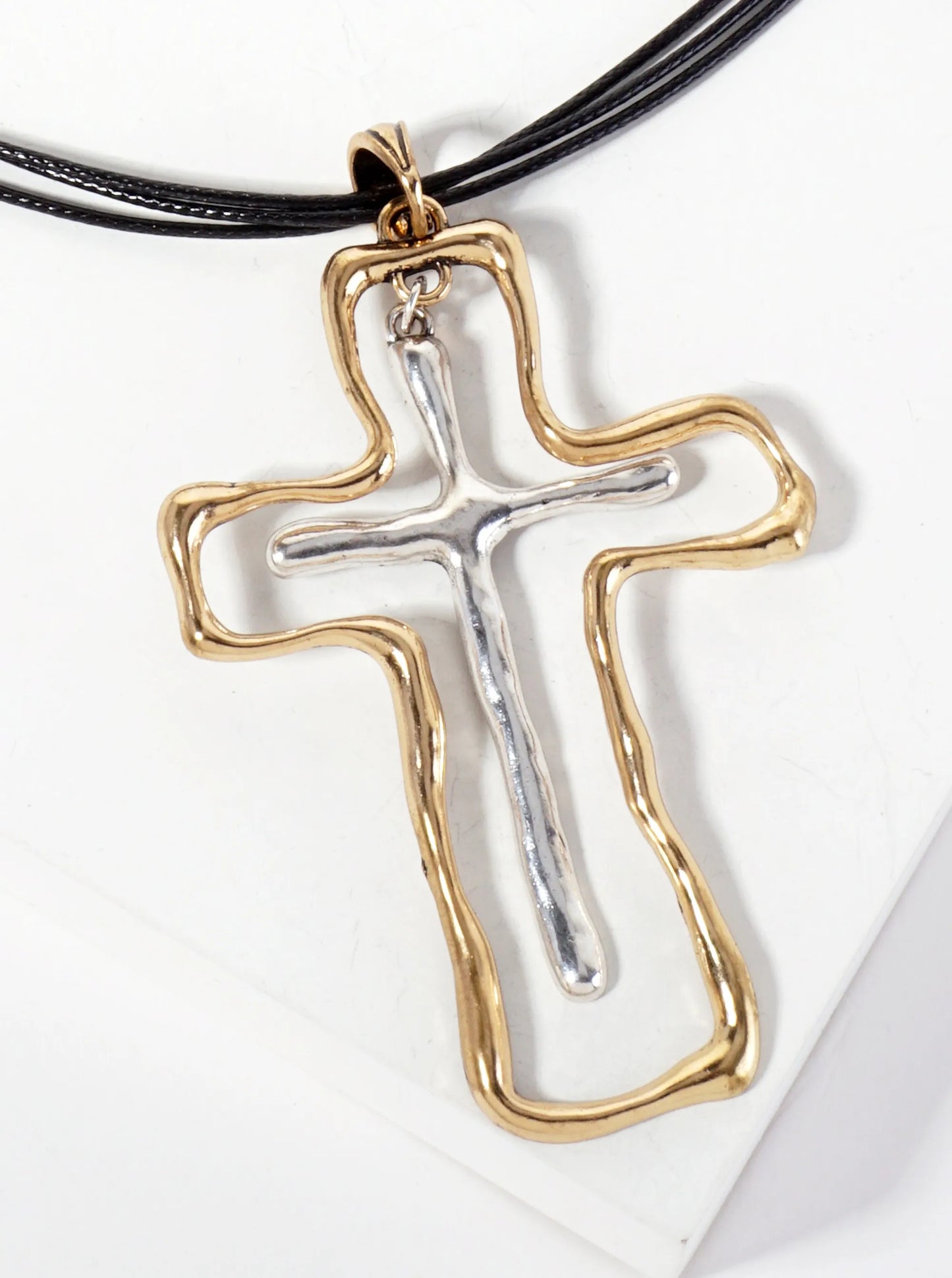 Hammered-Textured Double Cross Pendant Layered Leatherette Necklace Set-with-Earrings