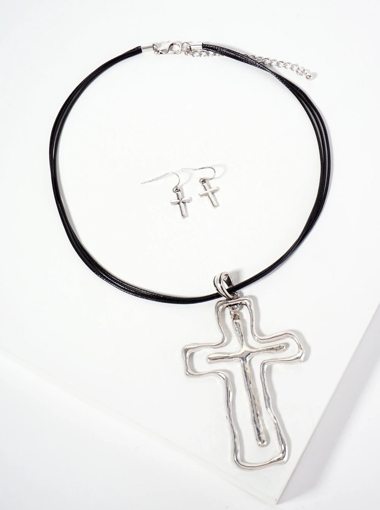 Hammered-Textured Double Cross Pendant Layered Leatherette Necklace Set-with-Earrings