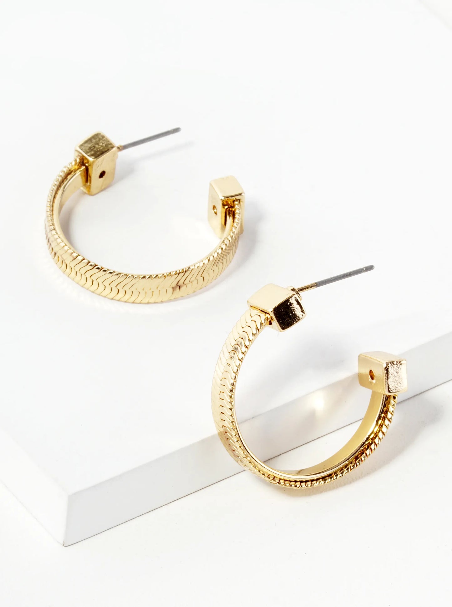 Herringbone Chain Texture 25mm Brass Hoop Earrings