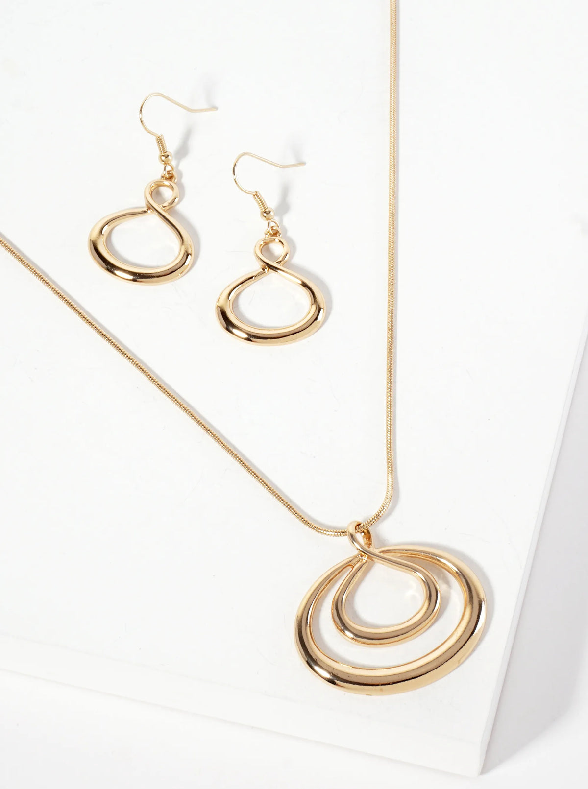 Infinity-Shaped Double Oval Pendant Necklace Set-with-Earrings