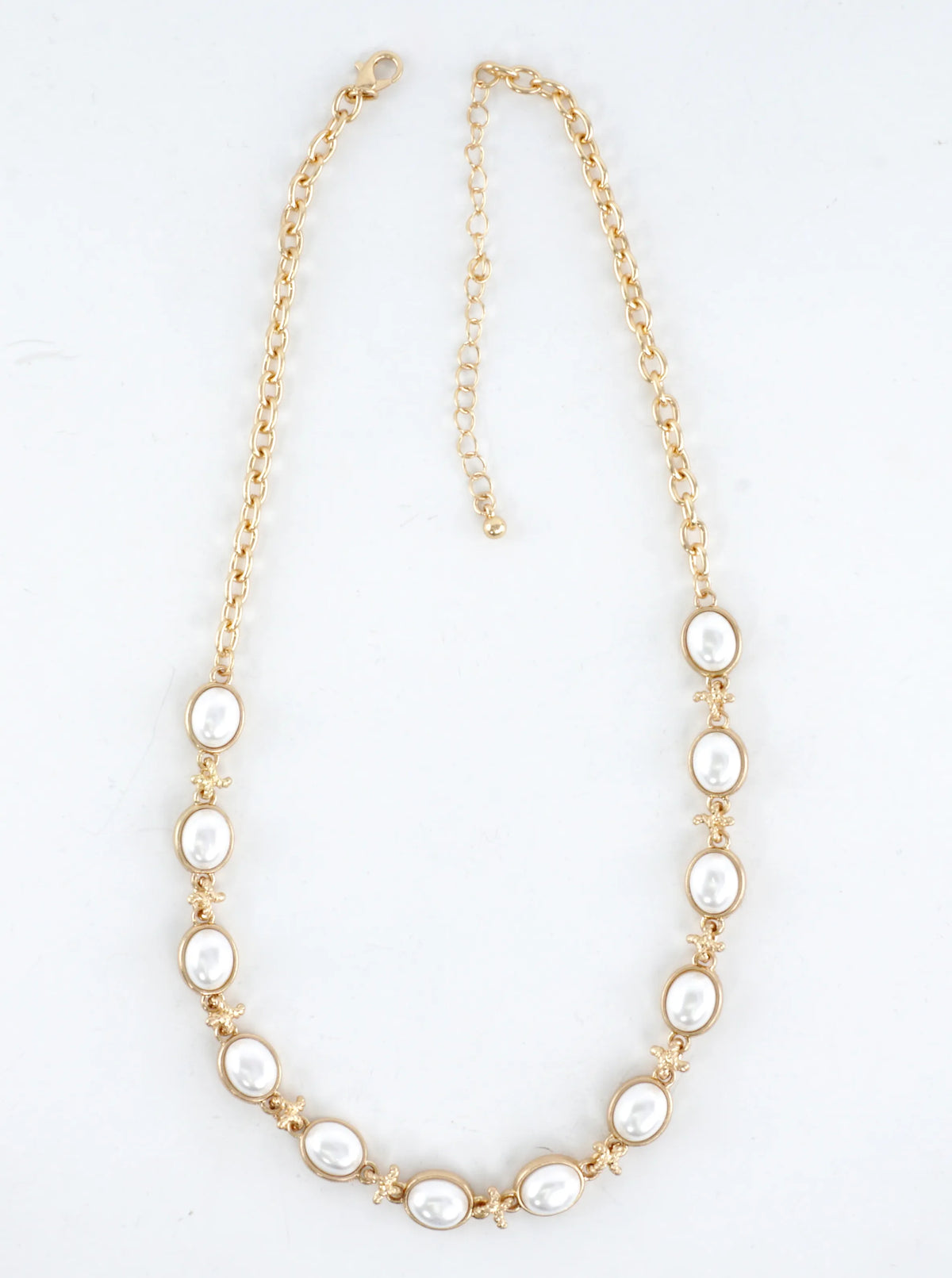 Oval Resin Pearl Station Necklace