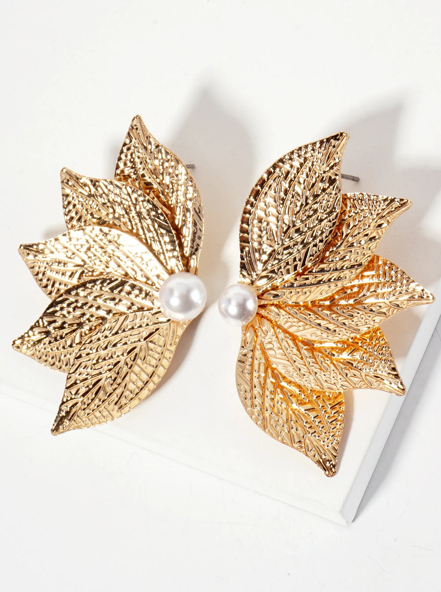 Leaf-Shaped Fan Symmetrical Design Statement Earrings