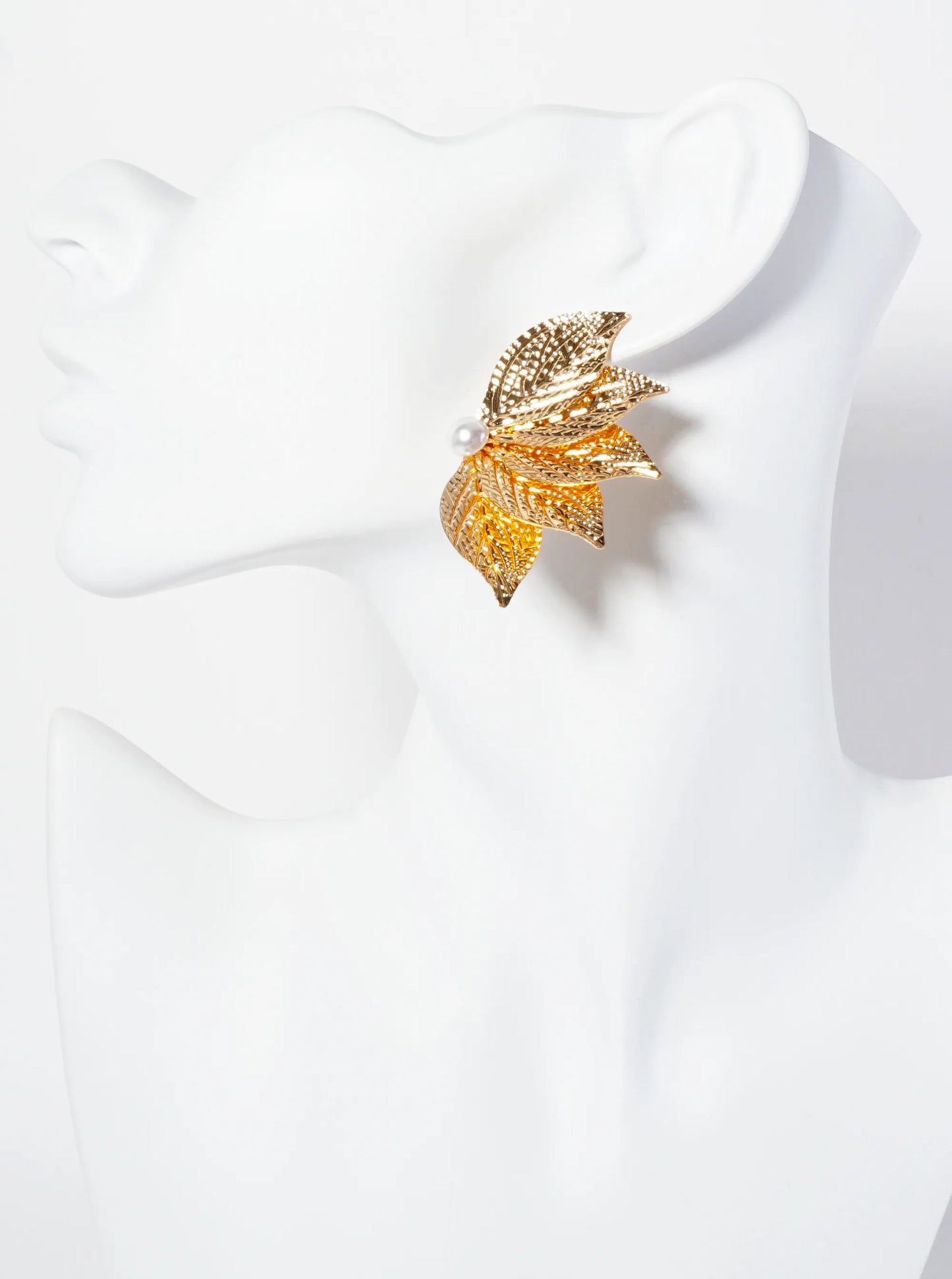 Leaf-Shaped Fan Symmetrical Design Statement Earrings