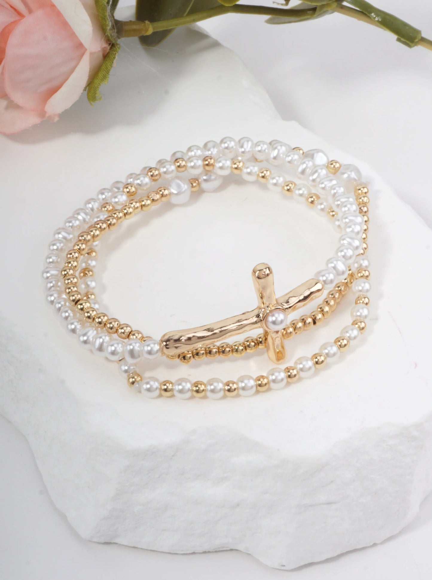 Hammered Cross Stretch Pearlized Bracelet