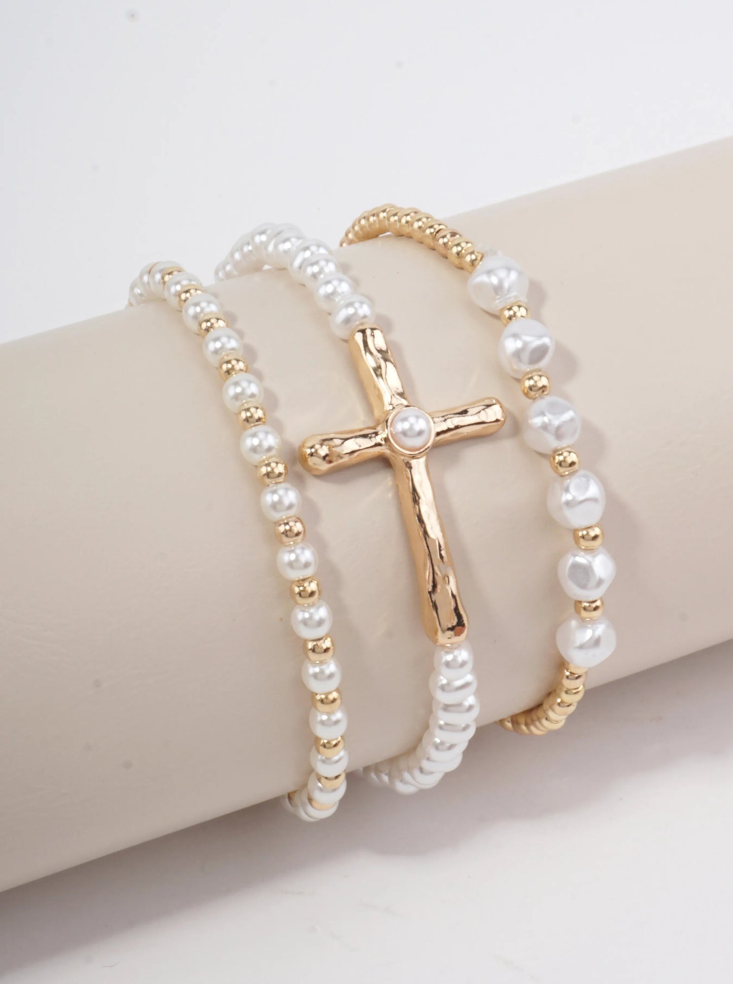 Hammered Cross Stretch Pearlized Bracelet