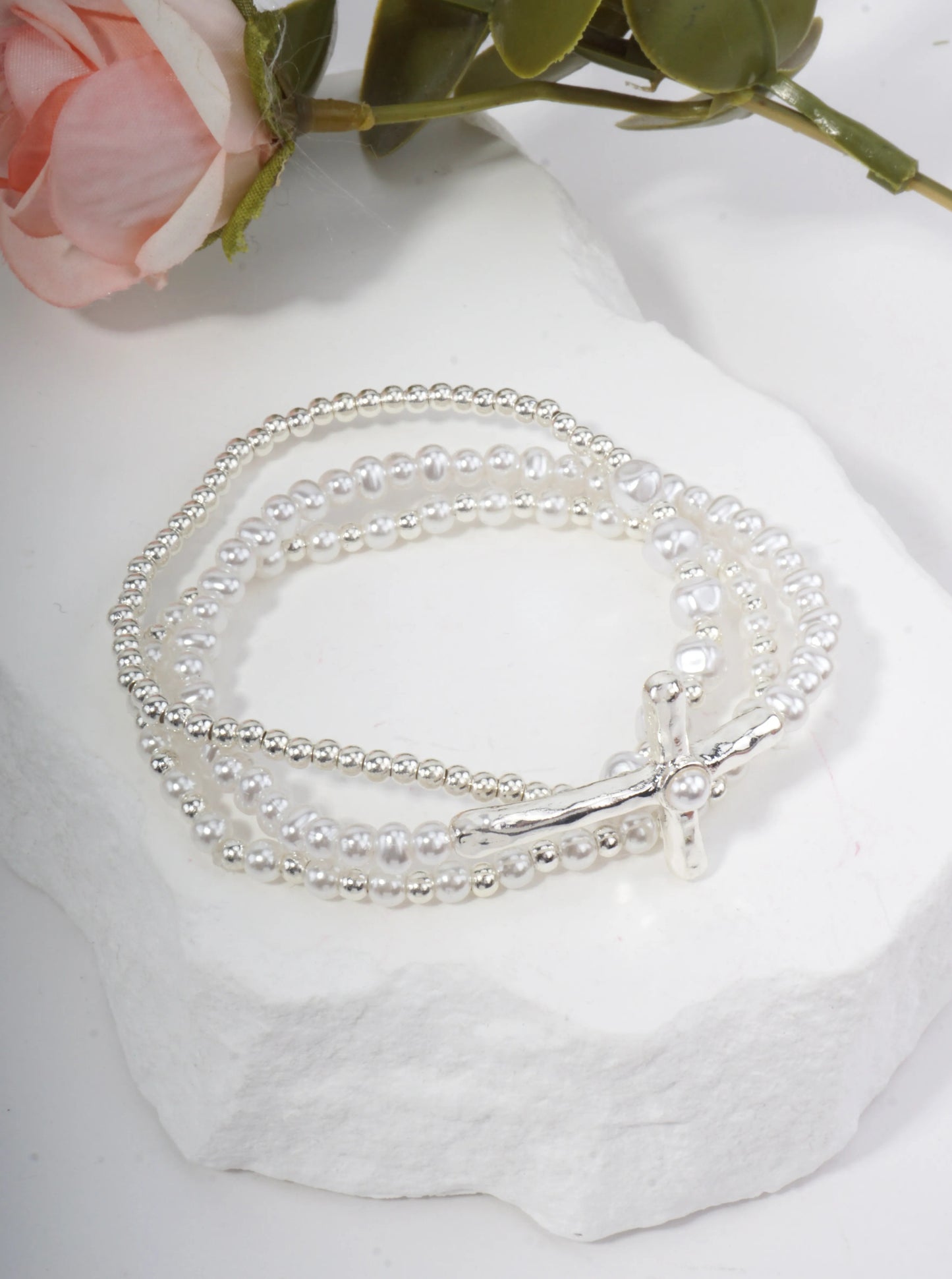 Hammered Cross Stretch Pearlized Bracelet