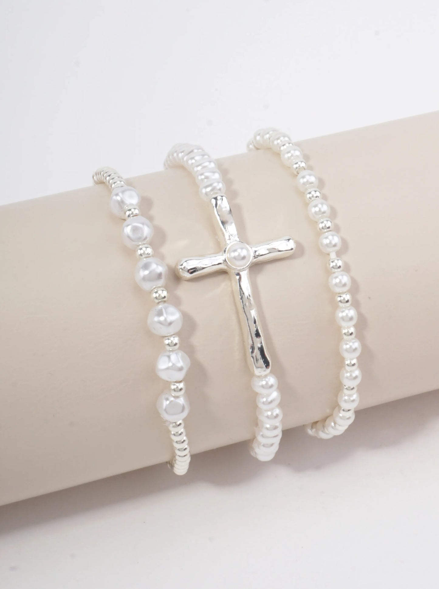 Hammered Cross Stretch Pearlized Bracelet