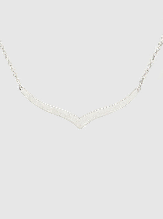 METAL PENDANT CHOKER NECKLACE