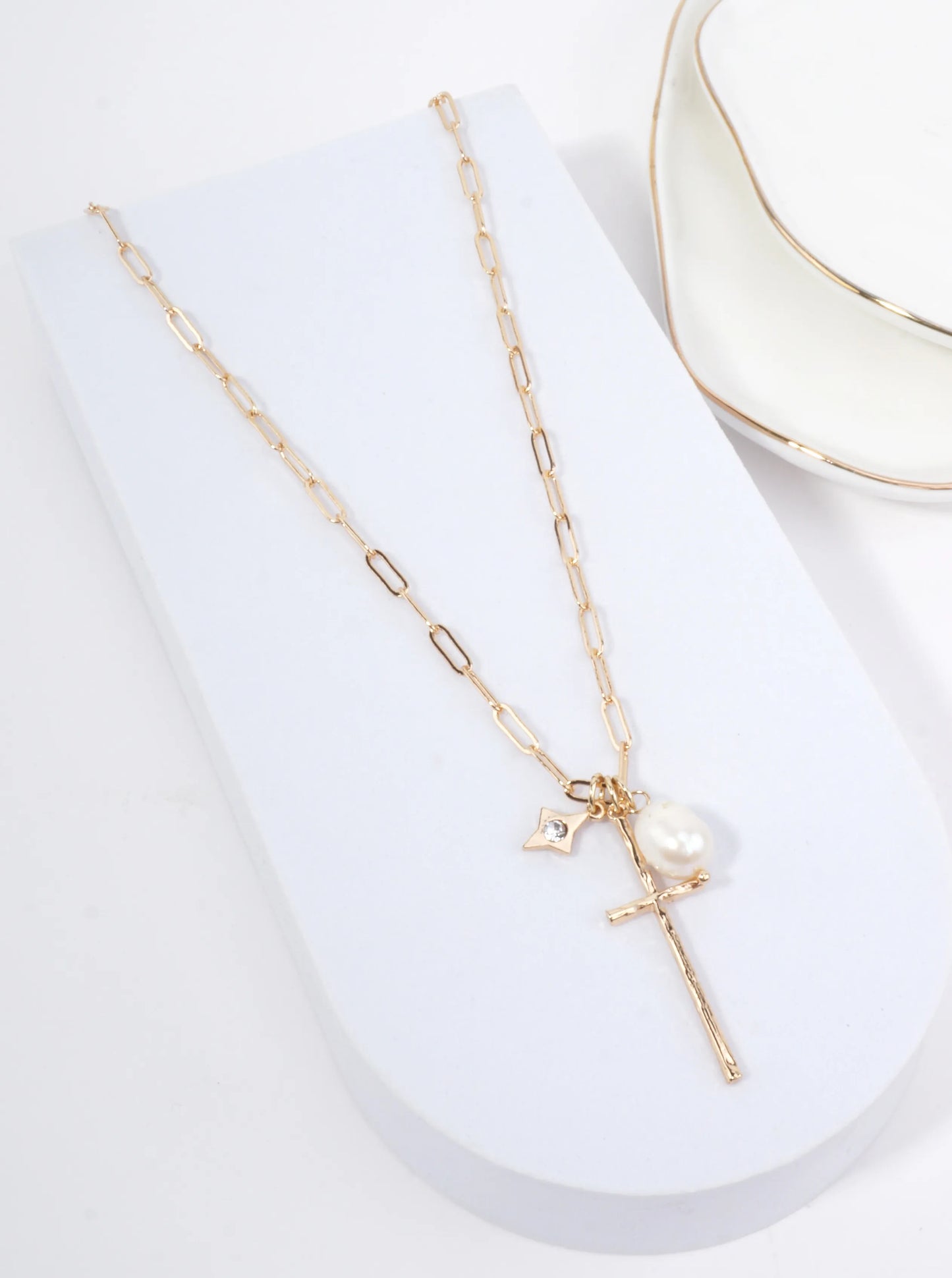 Hammered Cross Resin Pearl Pendant Necklace