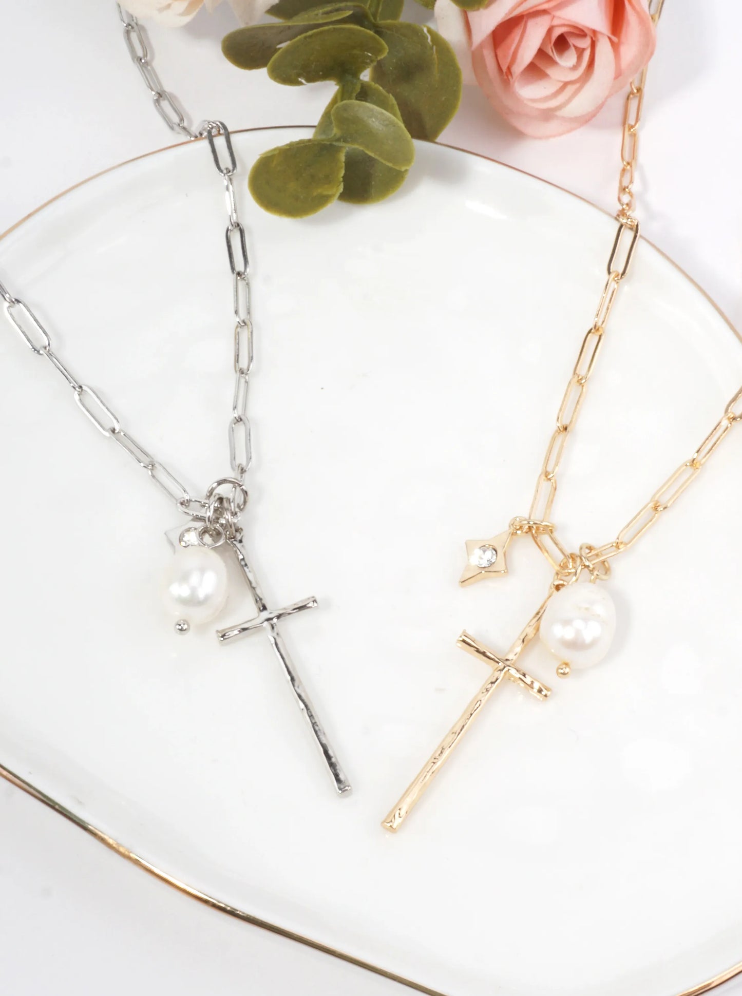Hammered Cross Resin Pearl Pendant Necklace