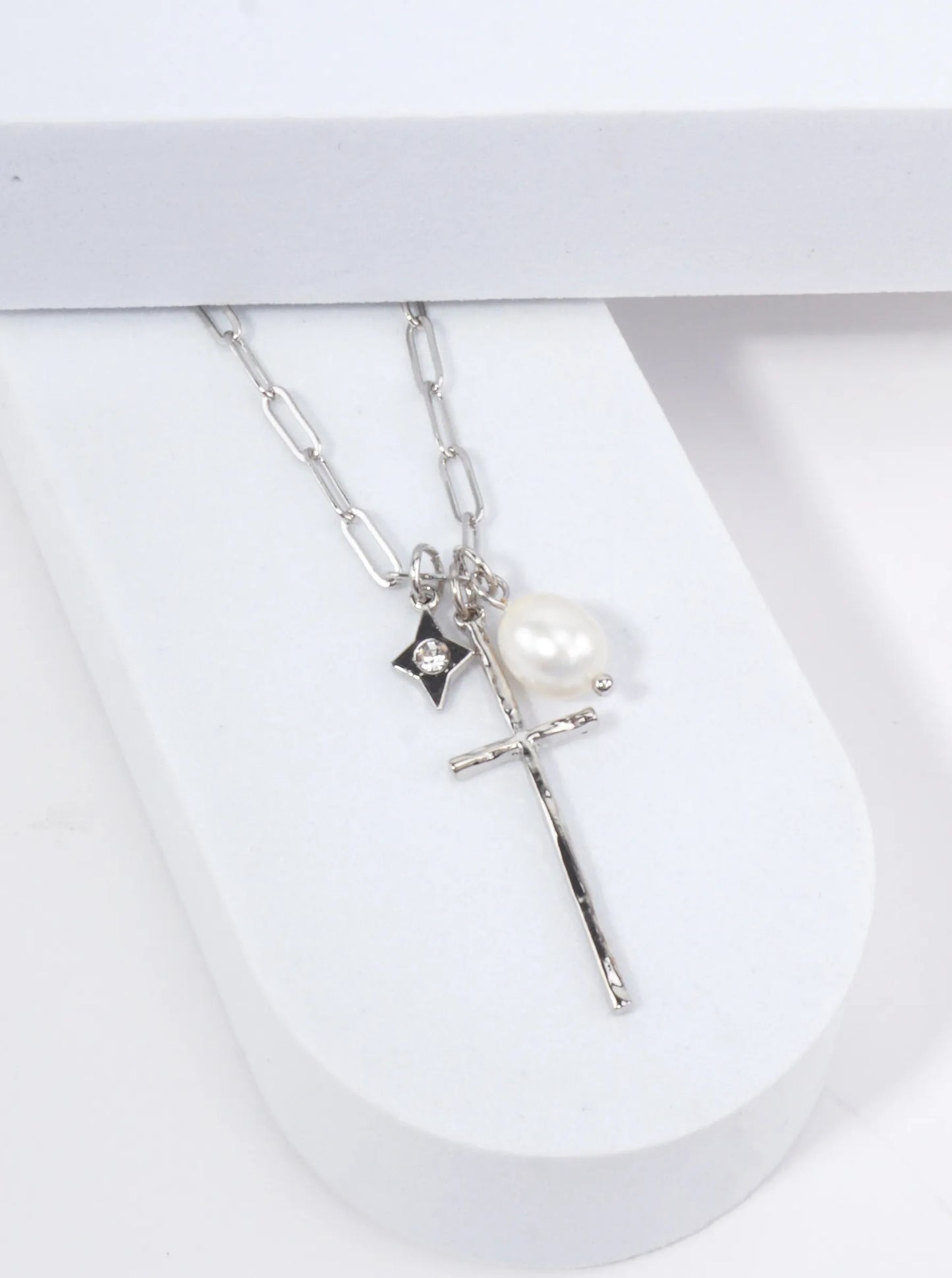 Hammered Cross Resin Pearl Pendant Necklace