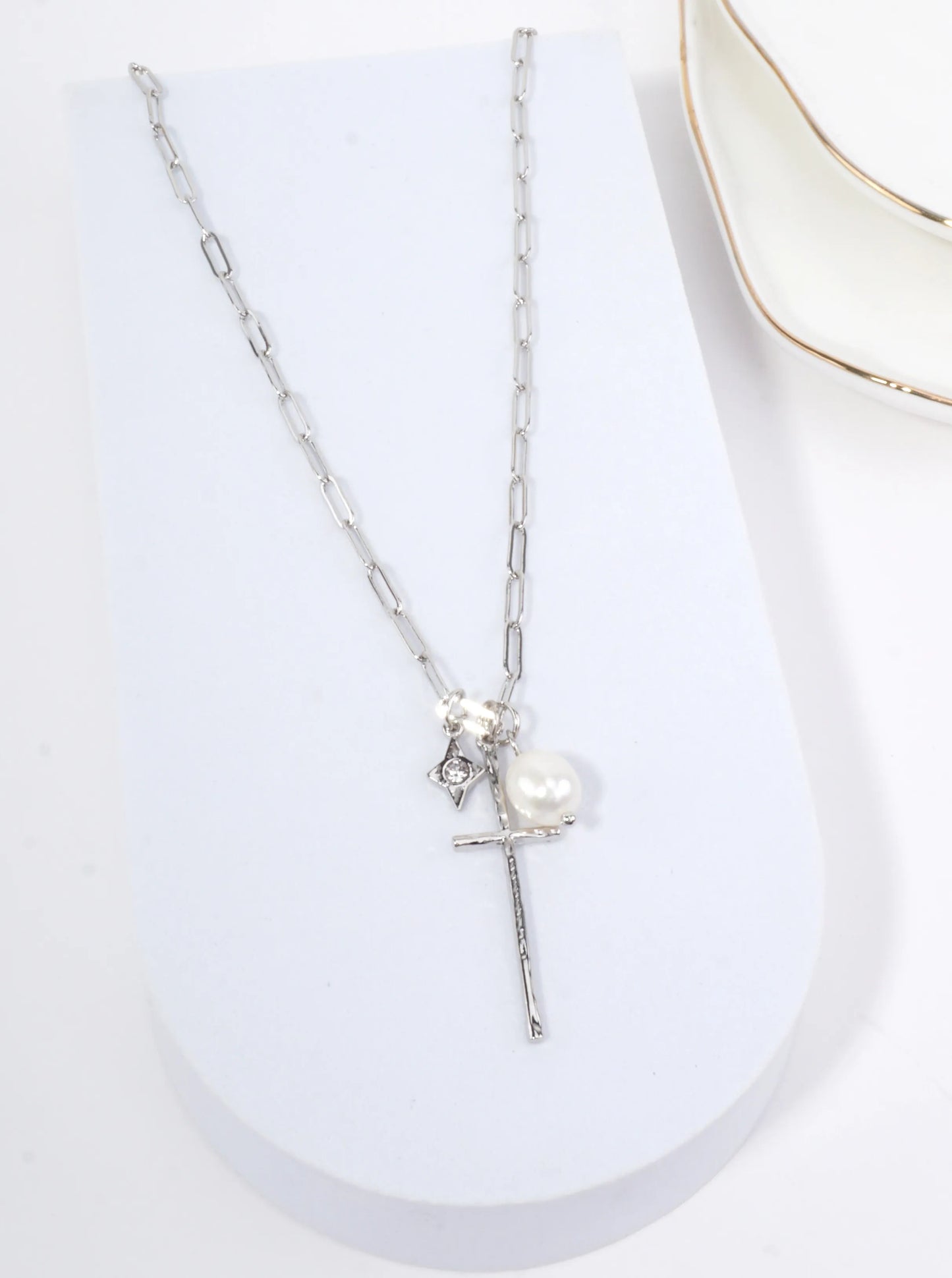 Hammered Cross Resin Pearl Pendant Necklace