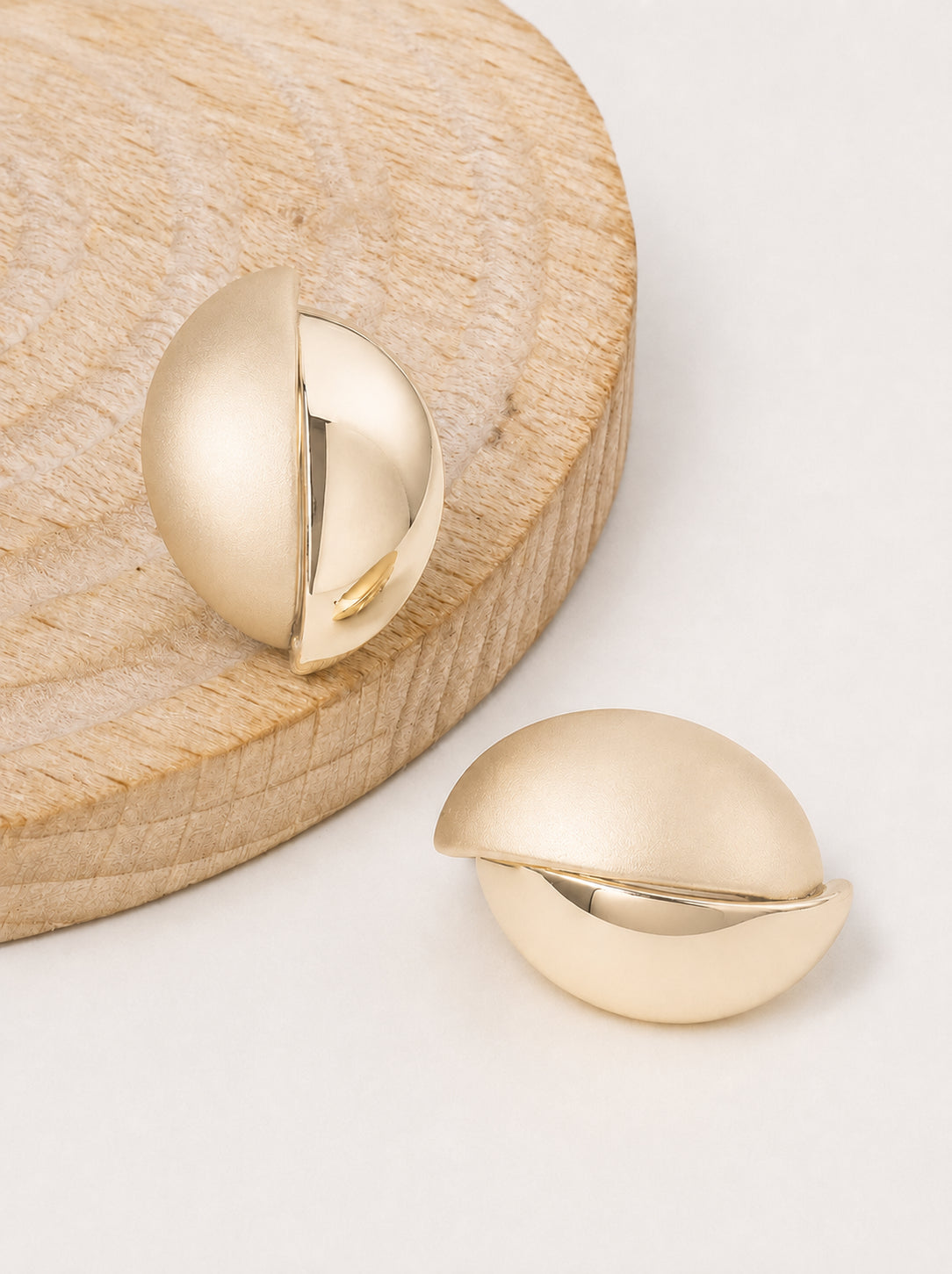 Matte-Polished-Dome-Stud-Earrings-33-HE4491-GDMS-0-K268M928071626K0450.jpg