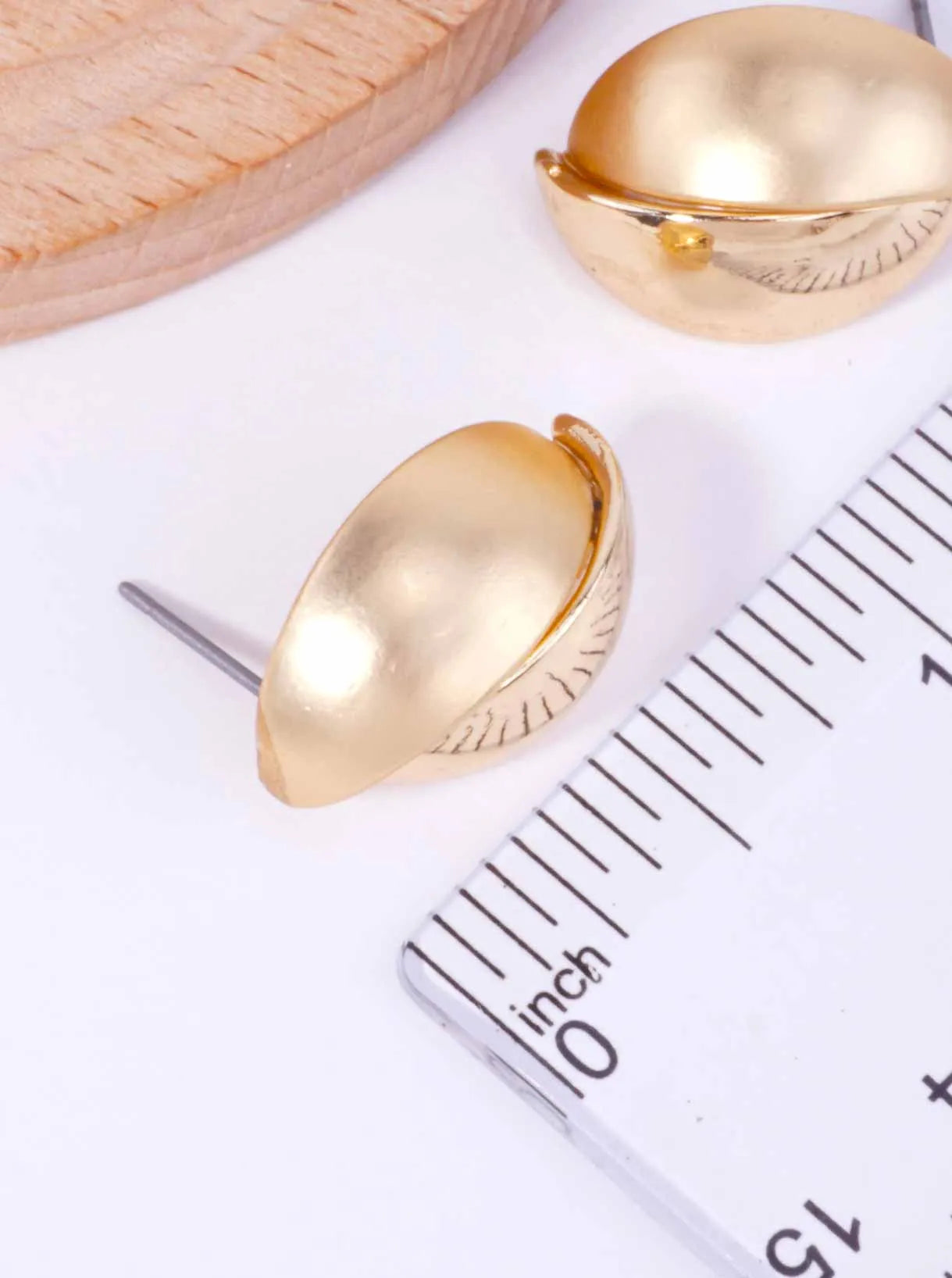 Matte-Polished-Dome-Stud-Earrings-33-HE4491-GDMS-1-3B3QBC28071626K0450.jpg