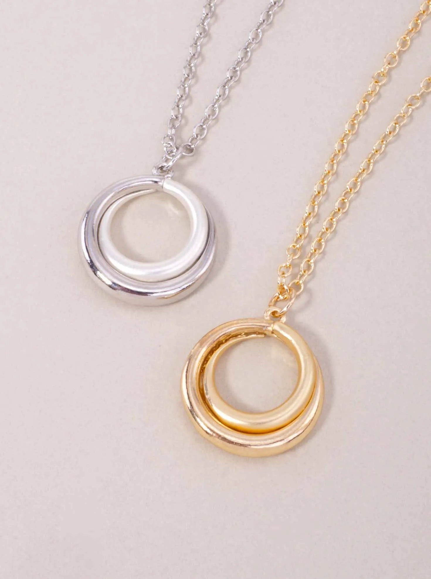 Matte-Polished-Double-Circle-Pendant-Necklace-33-HN5329-GDMG-2-8MUQCU21085026K1144.jpg