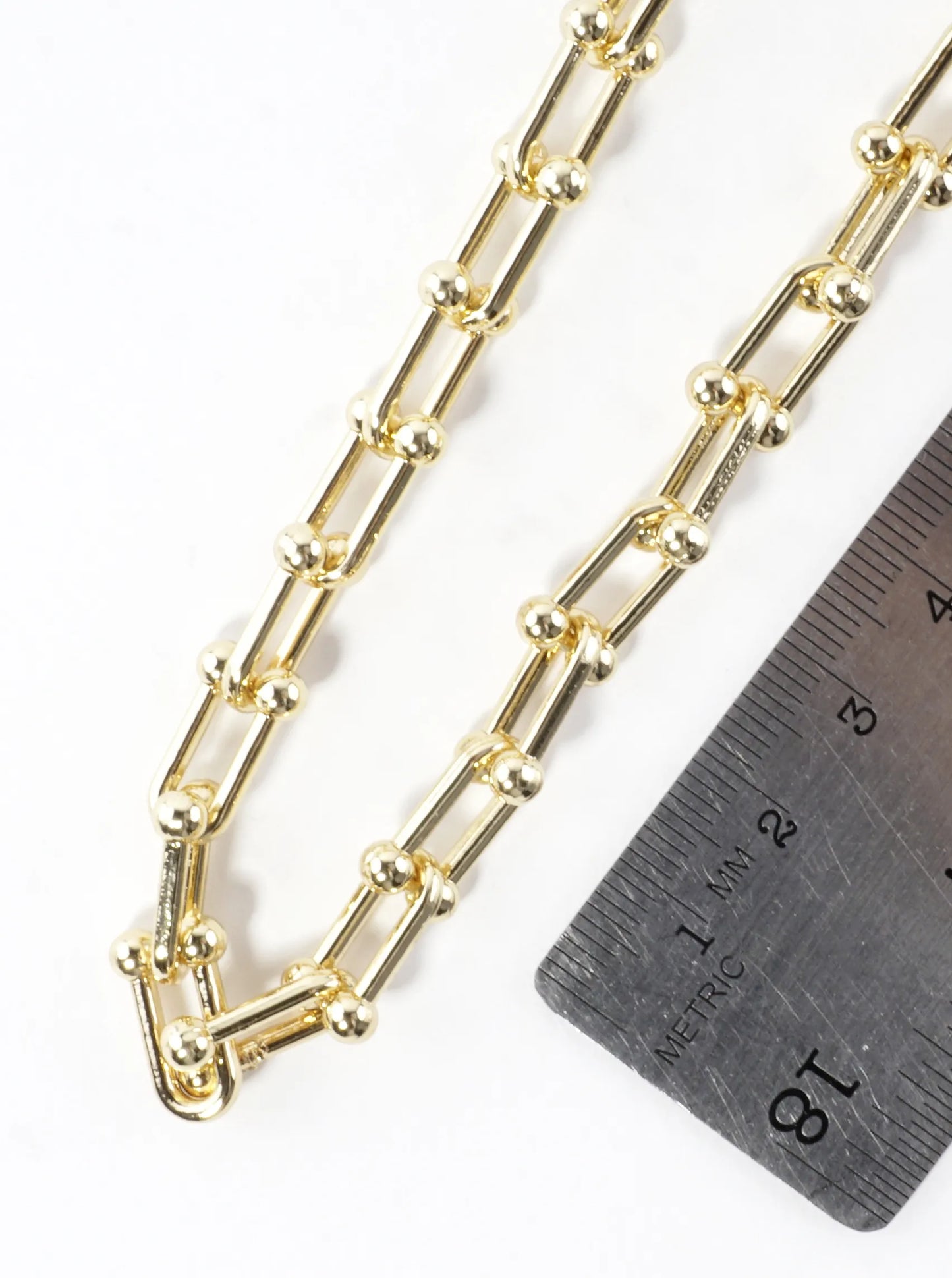 Medium Alloy Horseshoe Chain Necklace