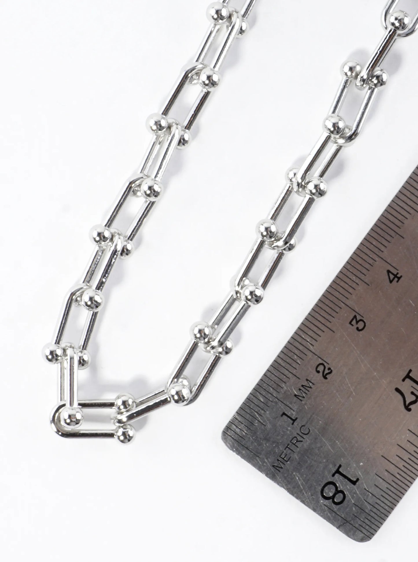 Medium Alloy Horseshoe Chain Necklace