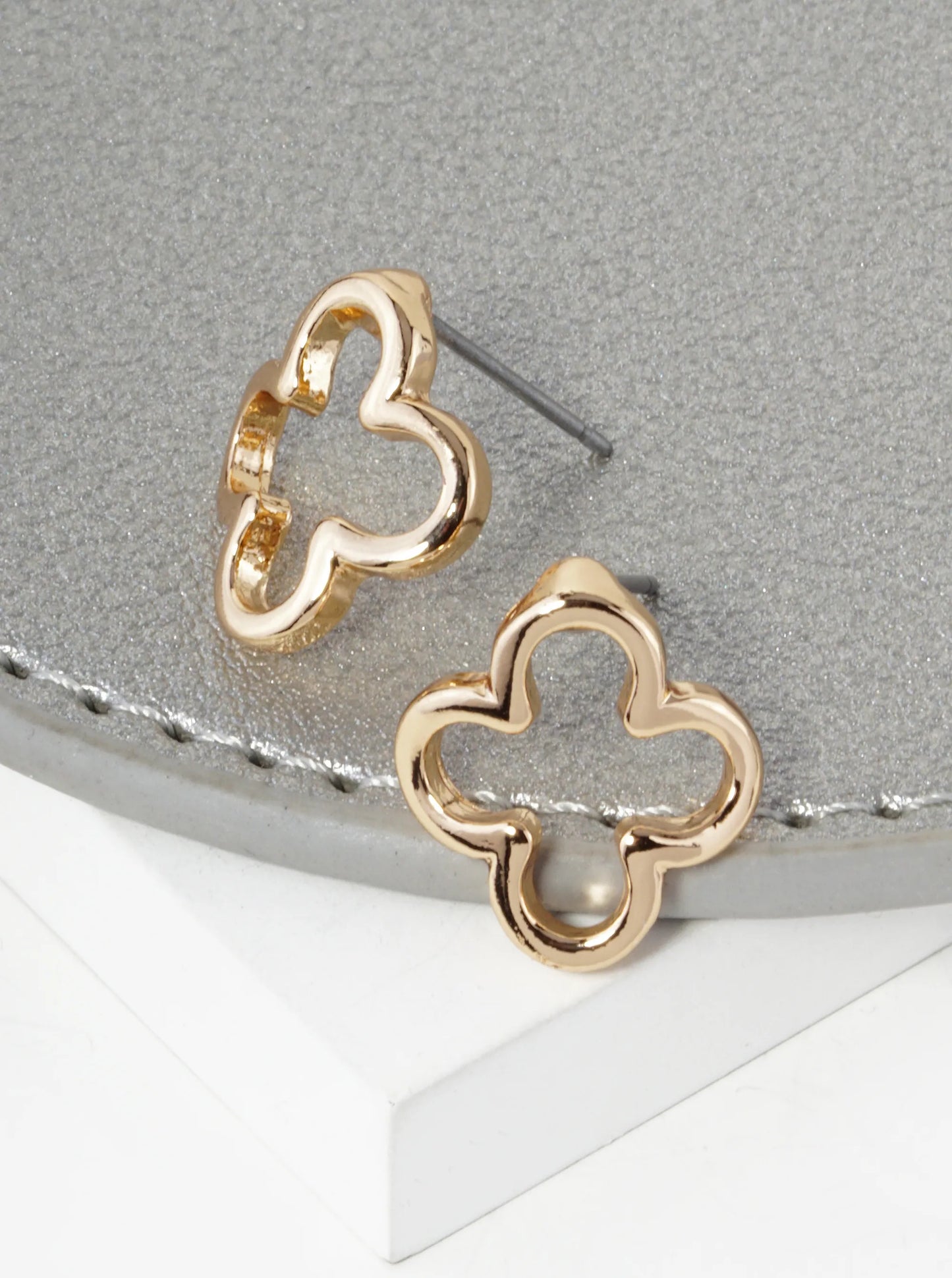 Metal 15mm Curved Quatrefoil Stud Earrings