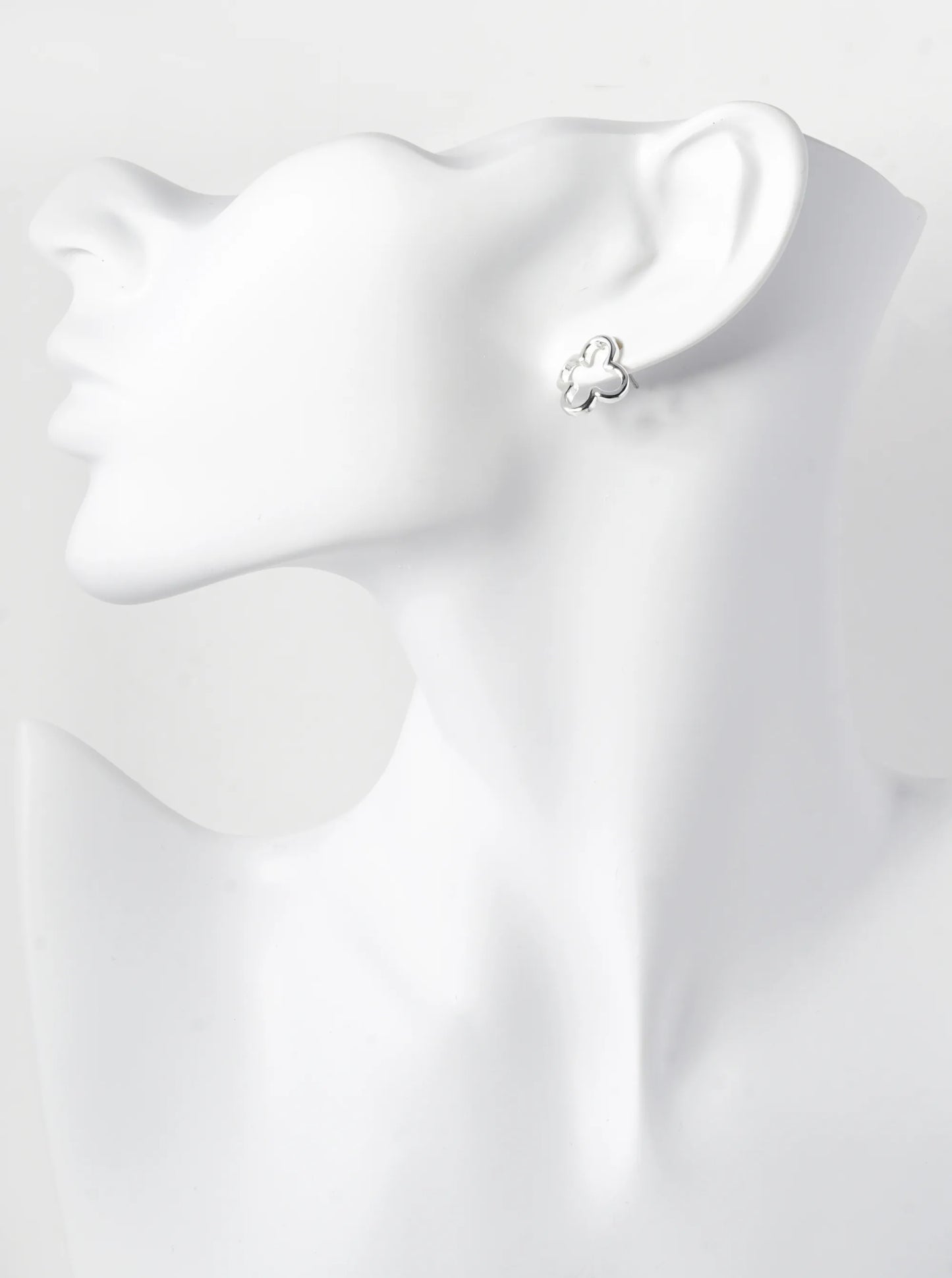 Metal 15mm Curved Quatrefoil Stud Earrings