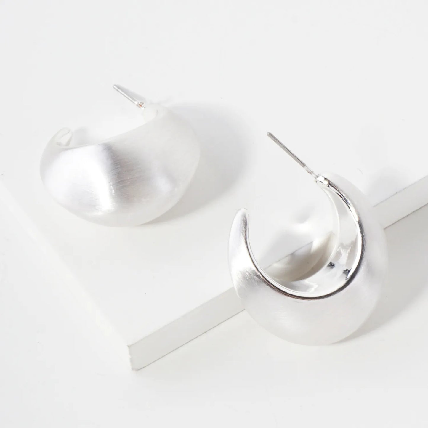 Metal 30mm Tapered Hollow Hoop Earrings