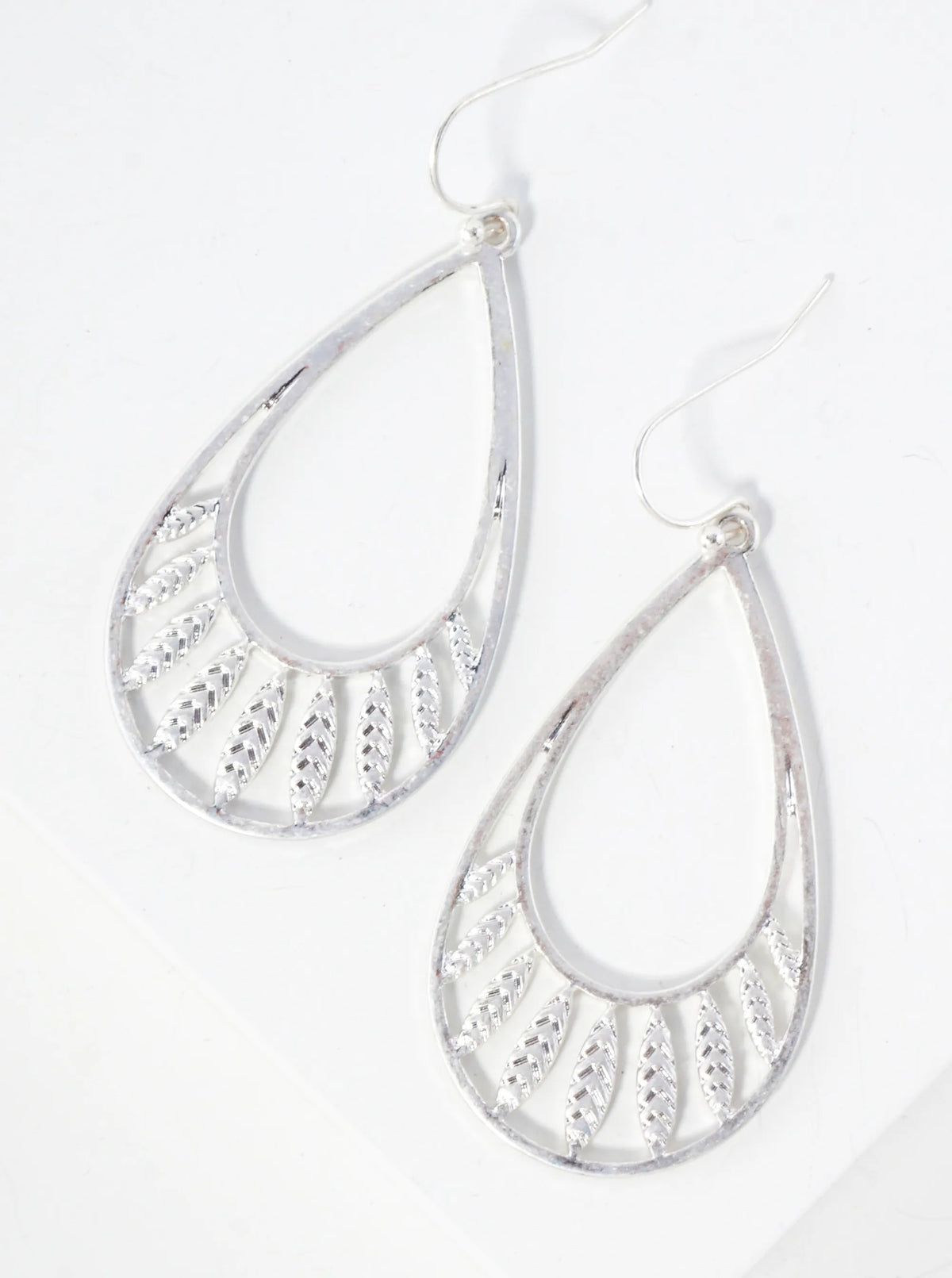 Metal Chevron Textured Teardrop Dangle Earrings