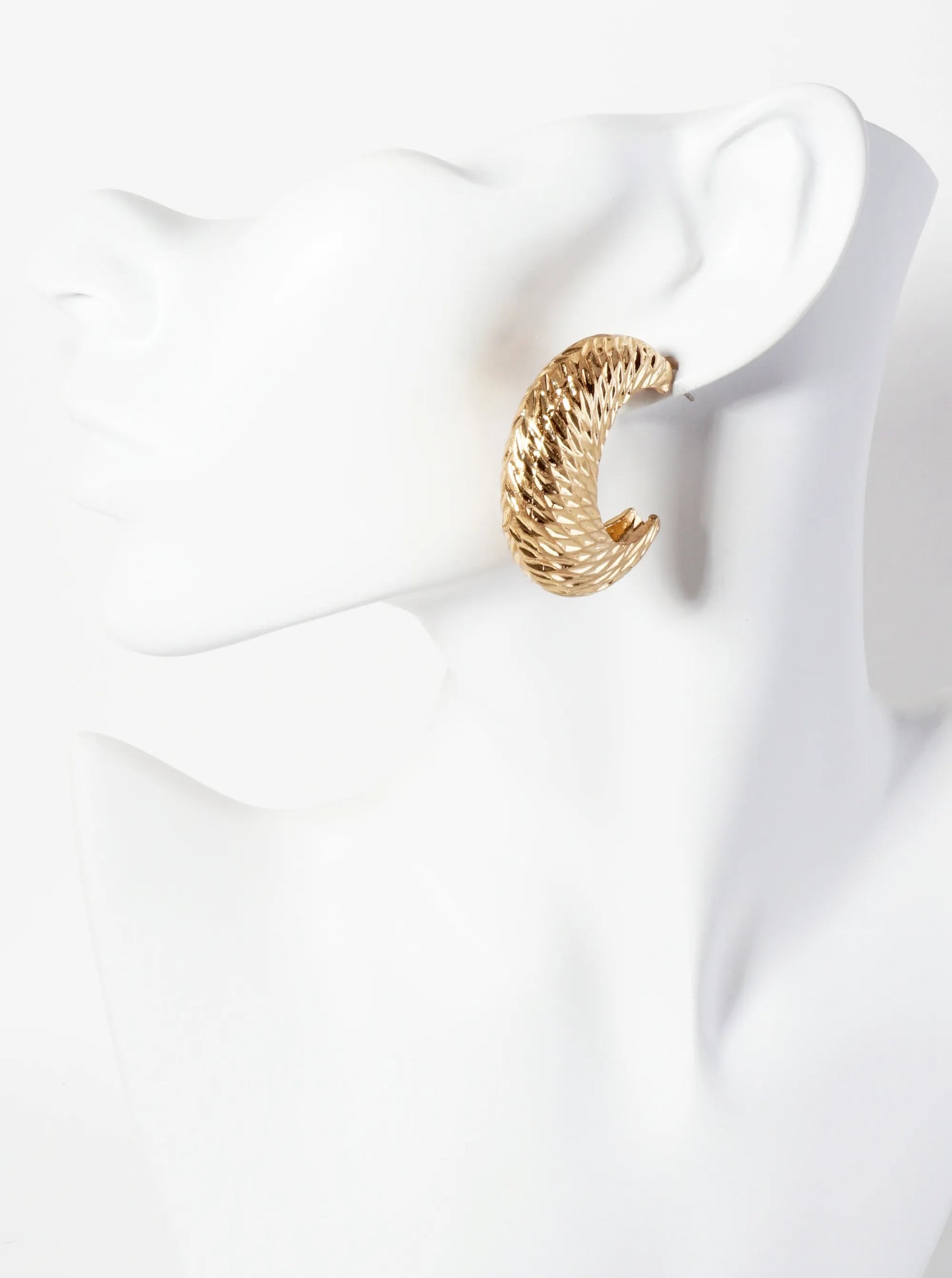 Metal Diamond Pattern 40mm Tapered Open Hoop Earrings With-Titanium-Post