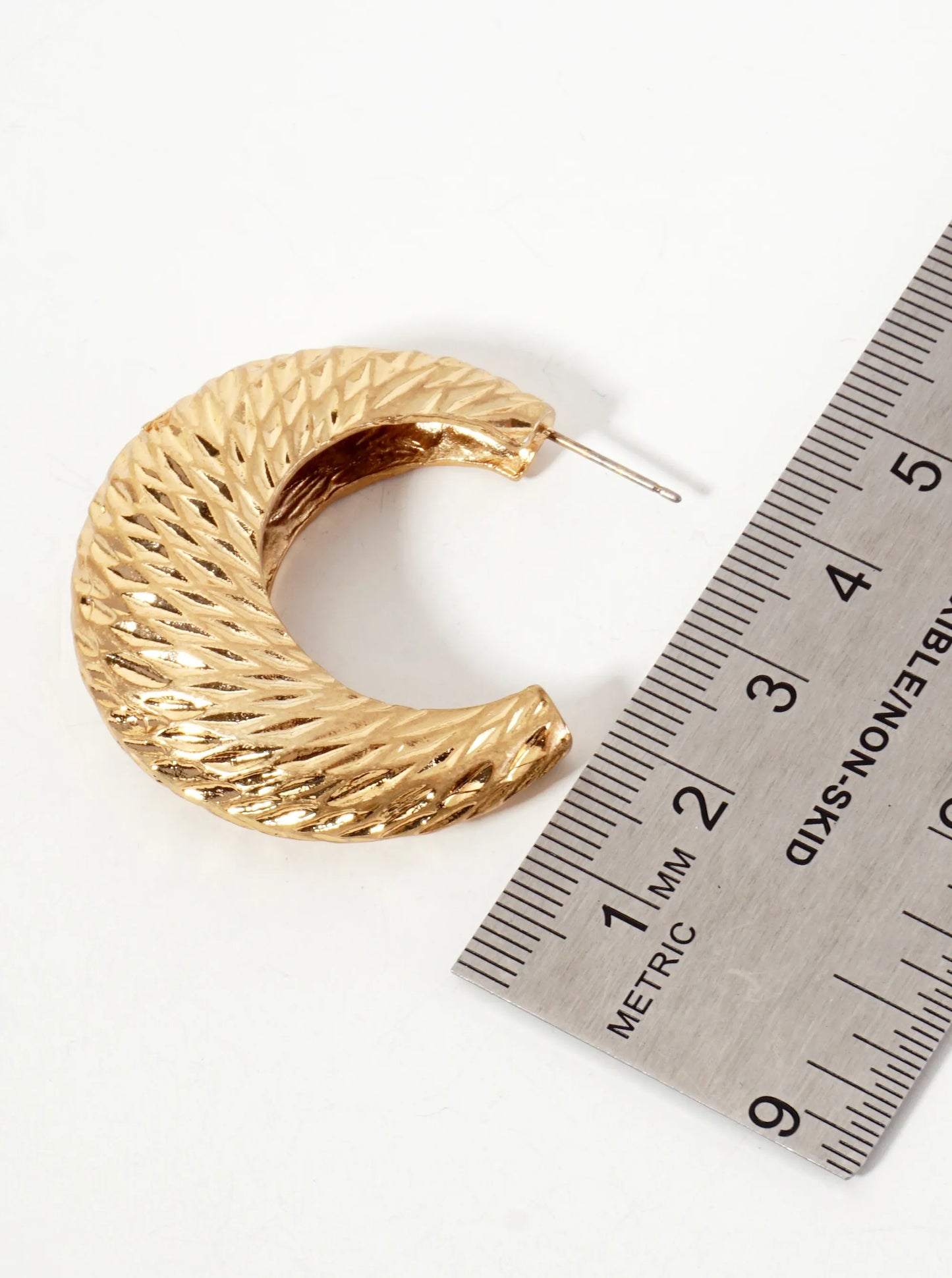 Metal Diamond Pattern 40mm Tapered Open Hoop Earrings With-Titanium-Post