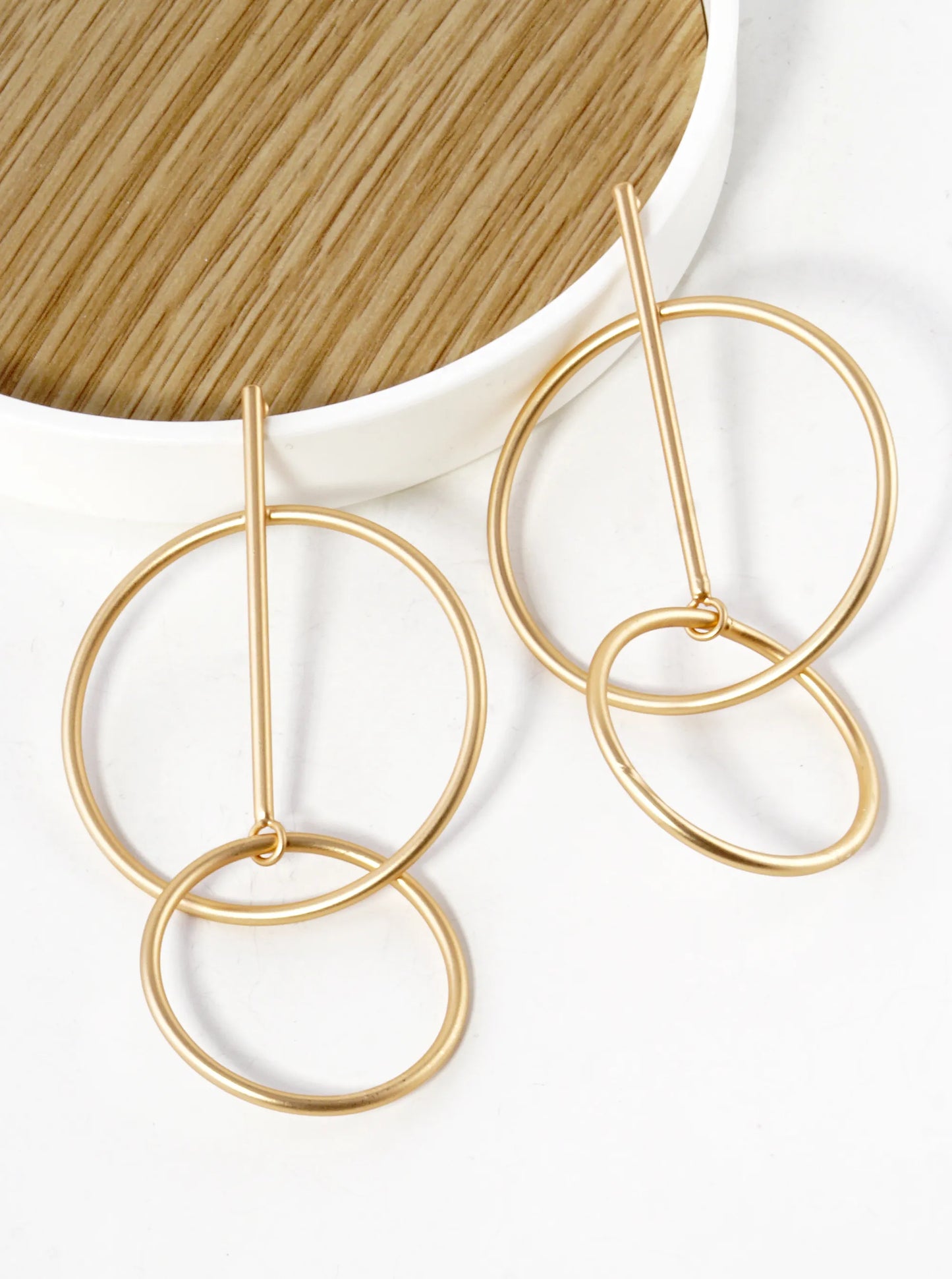 Metal Interlocking Circle Drop Bar Post Earrings