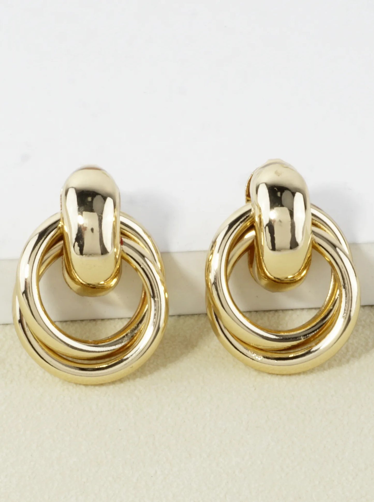 Metal Interlocking Ring Door Knocker Post Earrings