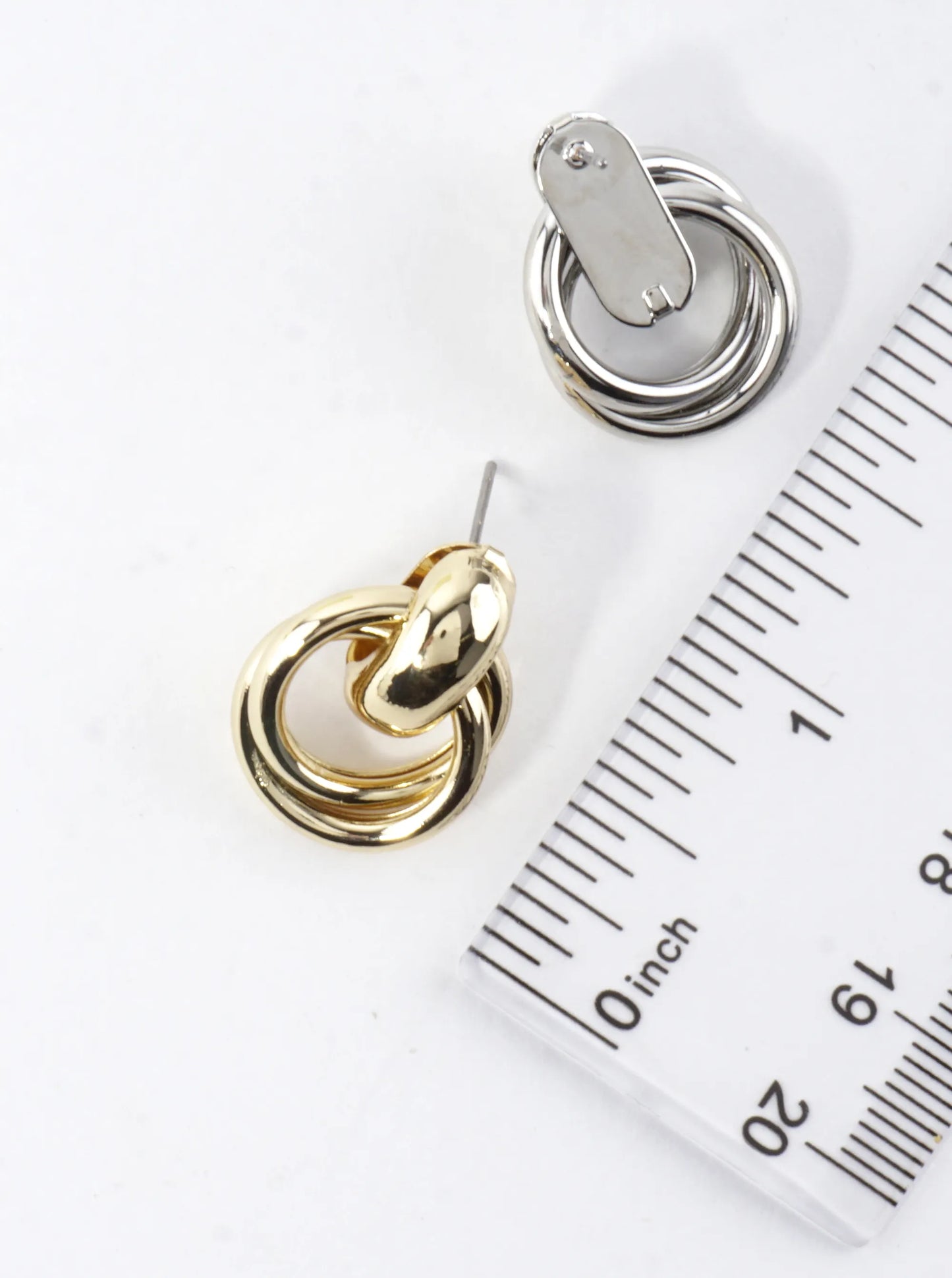 Metal Interlocking Ring Door Knocker Post Earrings