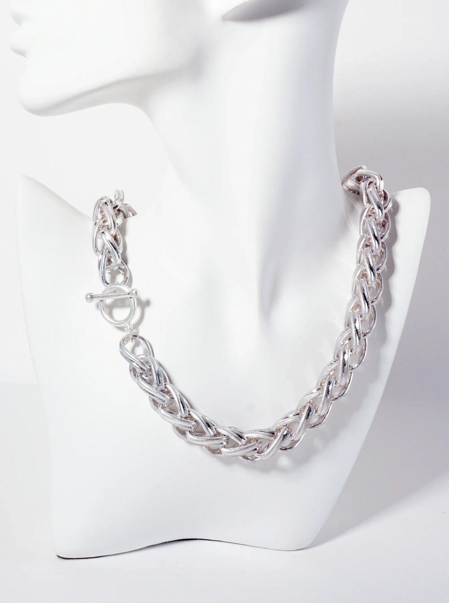 Metal Interwoven 18-inch Chunky Chain Necklace With Toggle-Closure