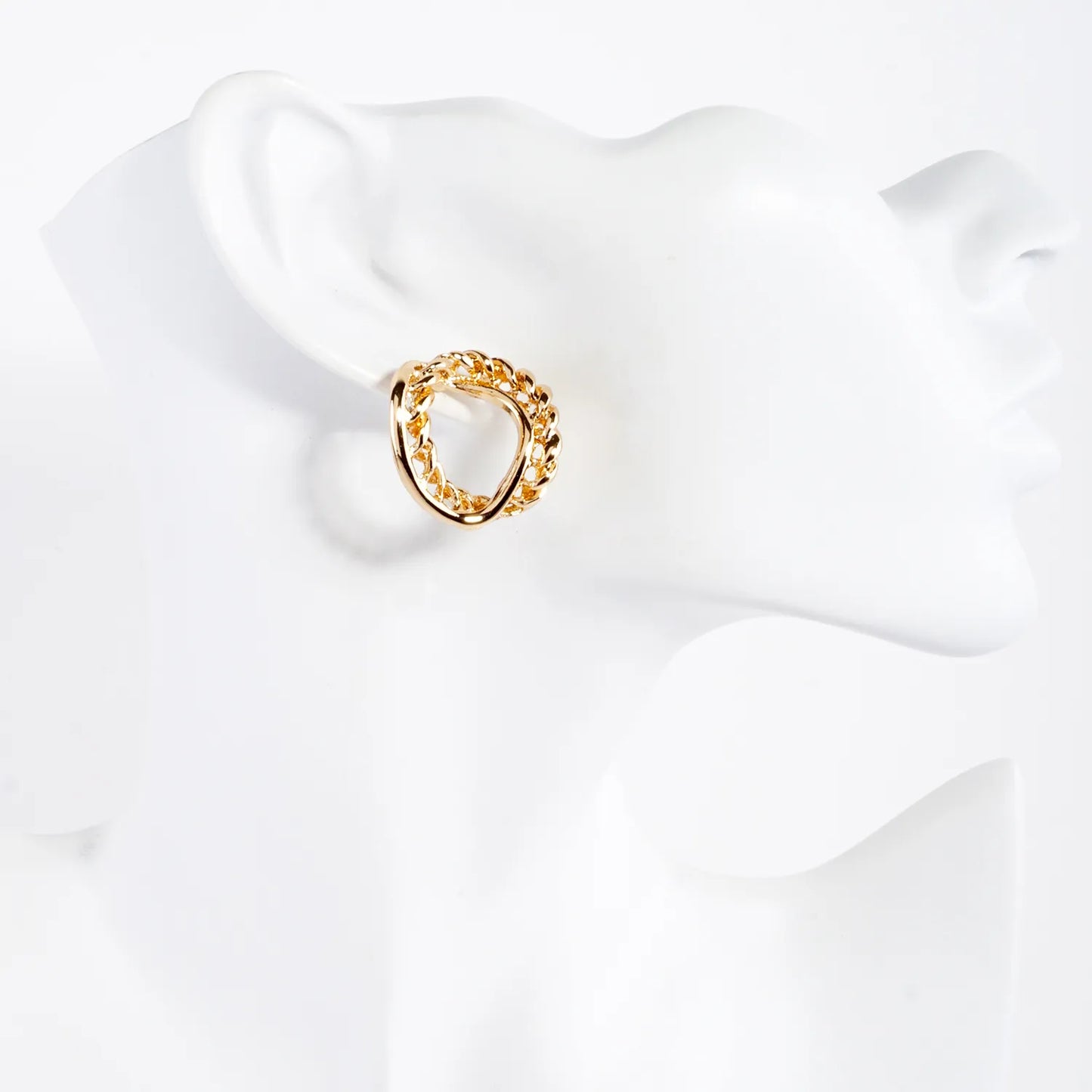 Metal Overlapped Organic Chan Circle Post Earrings
