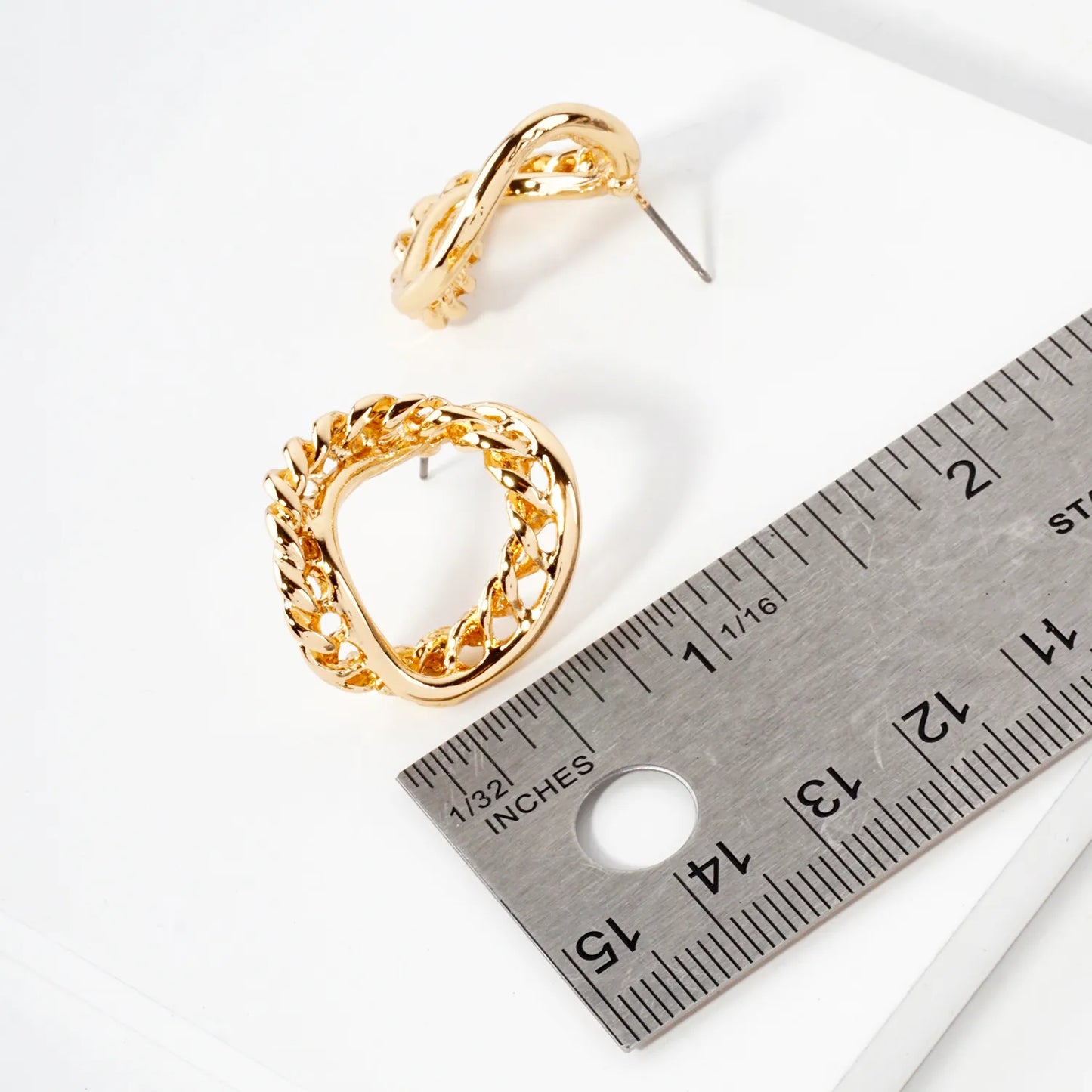 Metal Overlapped Organic Chan Circle Post Earrings