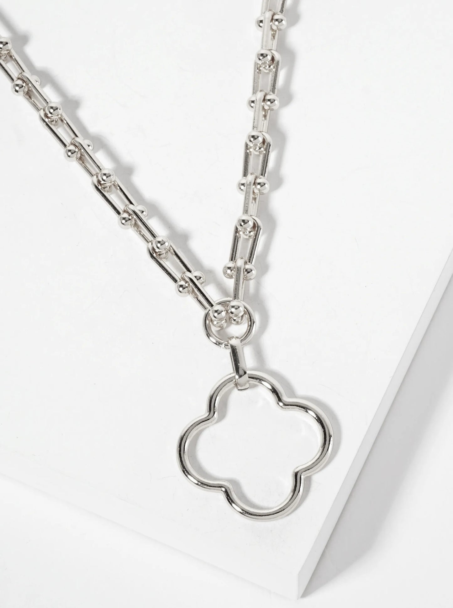 Metal Quatrefoil Pendant With HardWear Chain Necklace