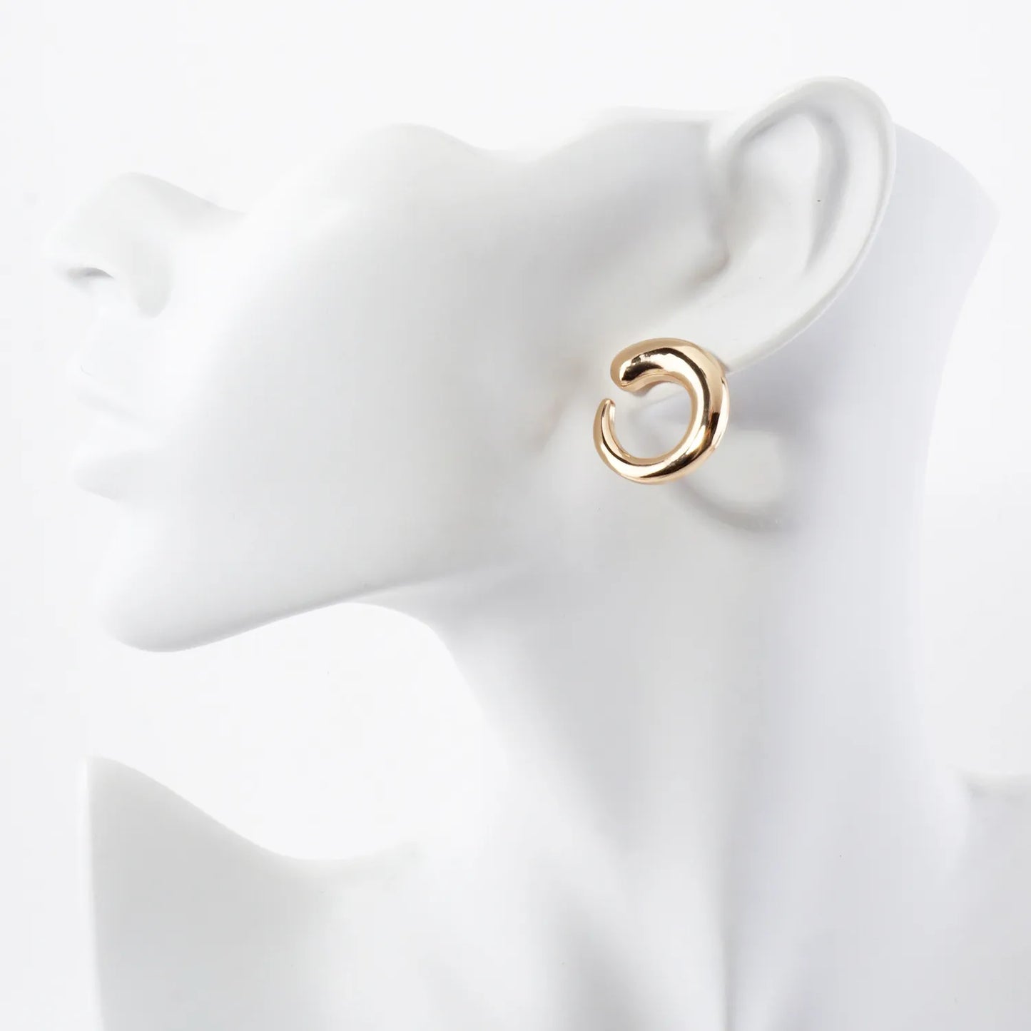 Metal Tapered Circle Earrings With-Titanium-Post