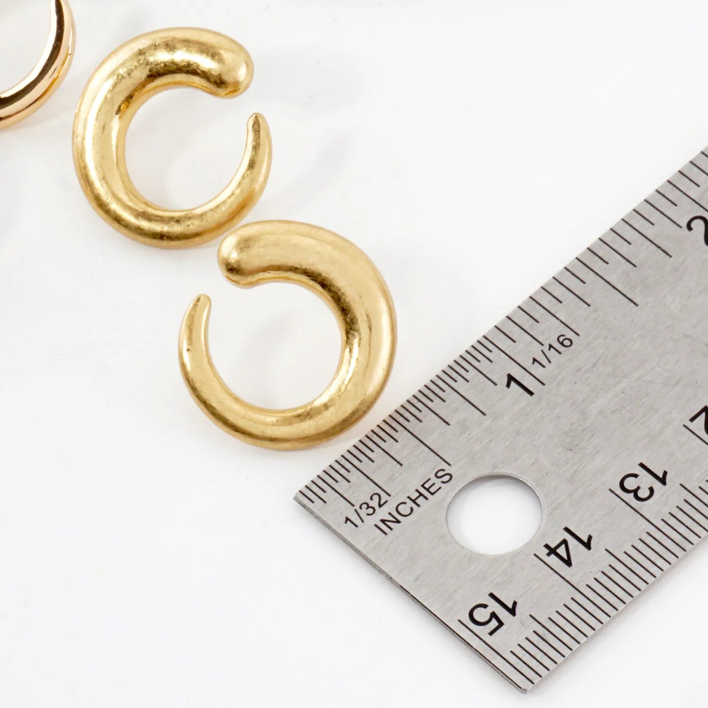 Metal Tapered Circle Earrings With-Titanium-Post