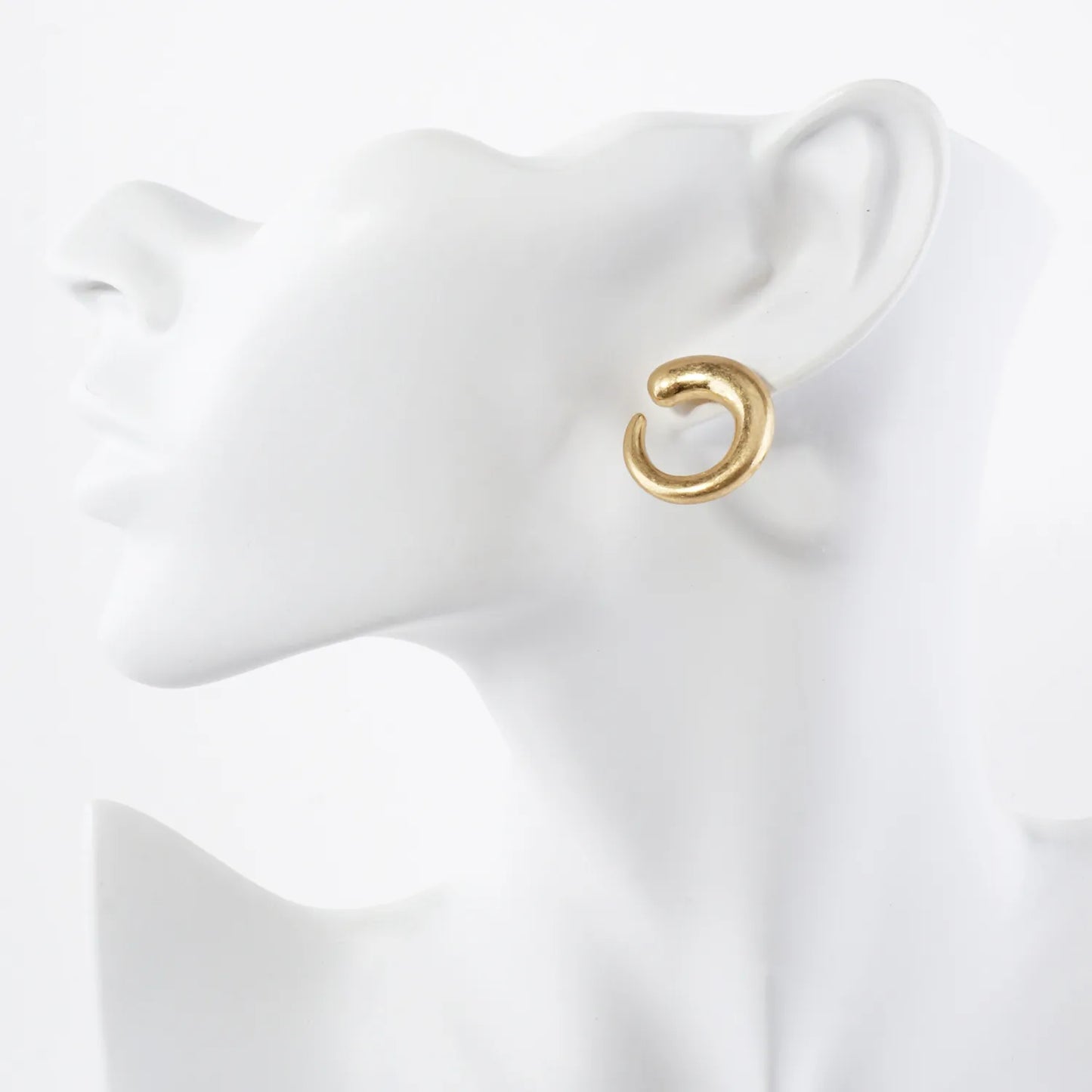 Metal Tapered Circle Earrings With-Titanium-Post