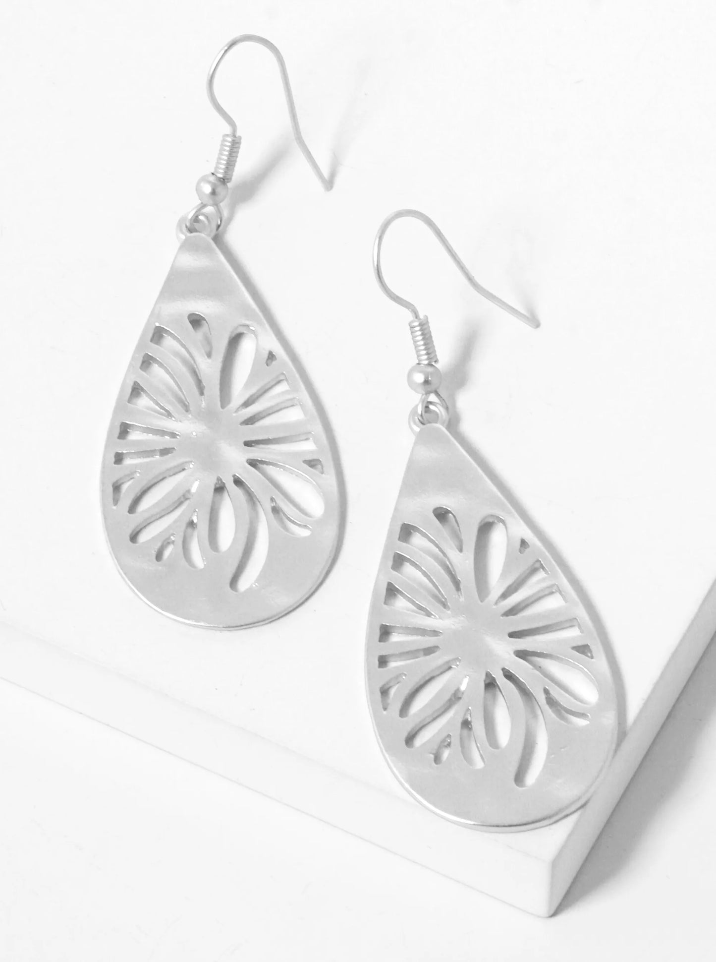 Metal Teardrop Filigree Dangle Drop Earrings