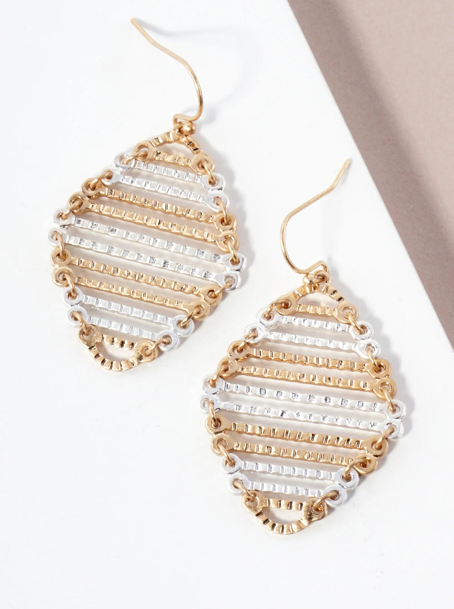 Metal Textured Bar Diamond-Shaped Frame Earrings
