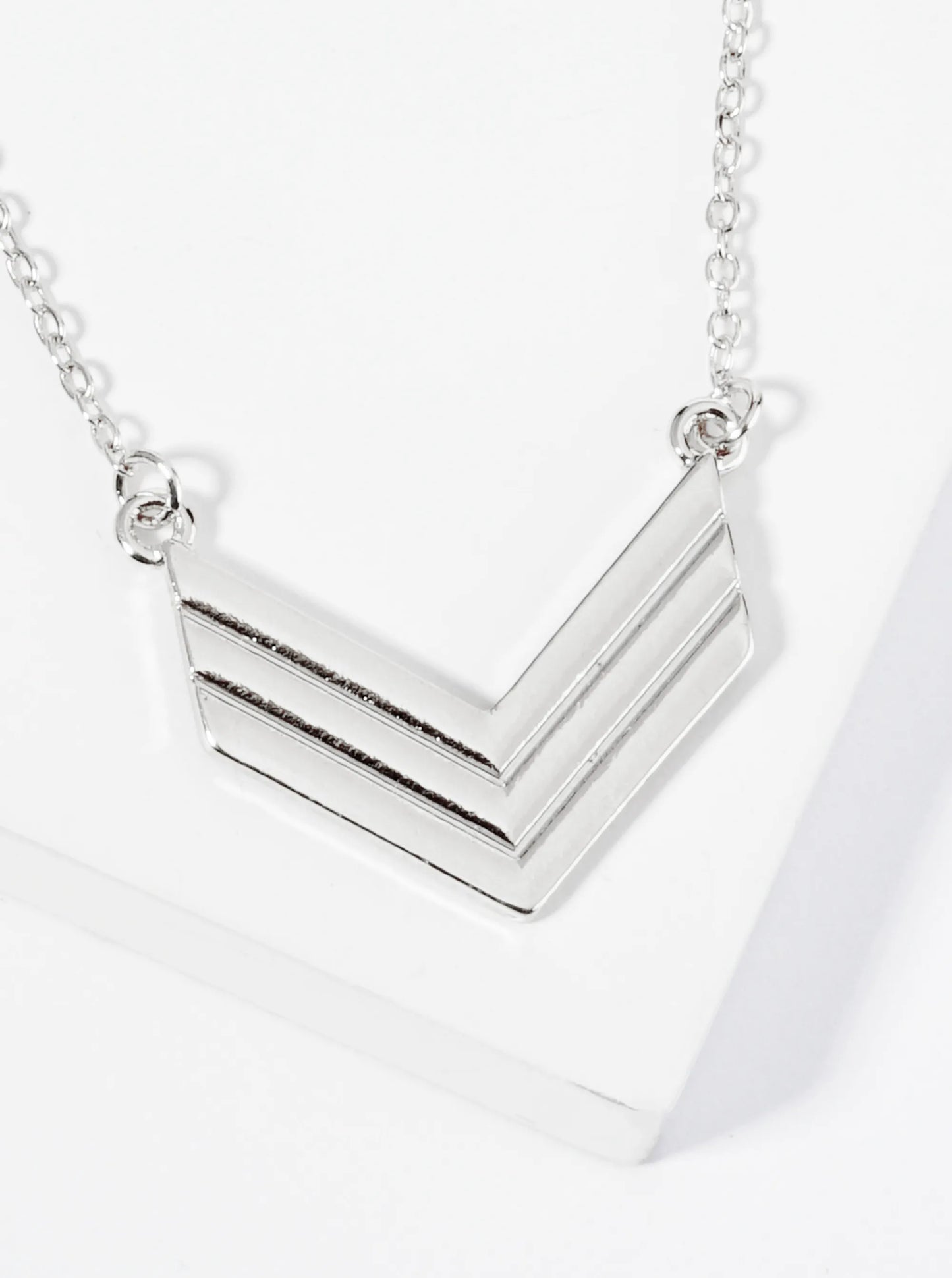 Metal Textured Chevron Pendant Necklace